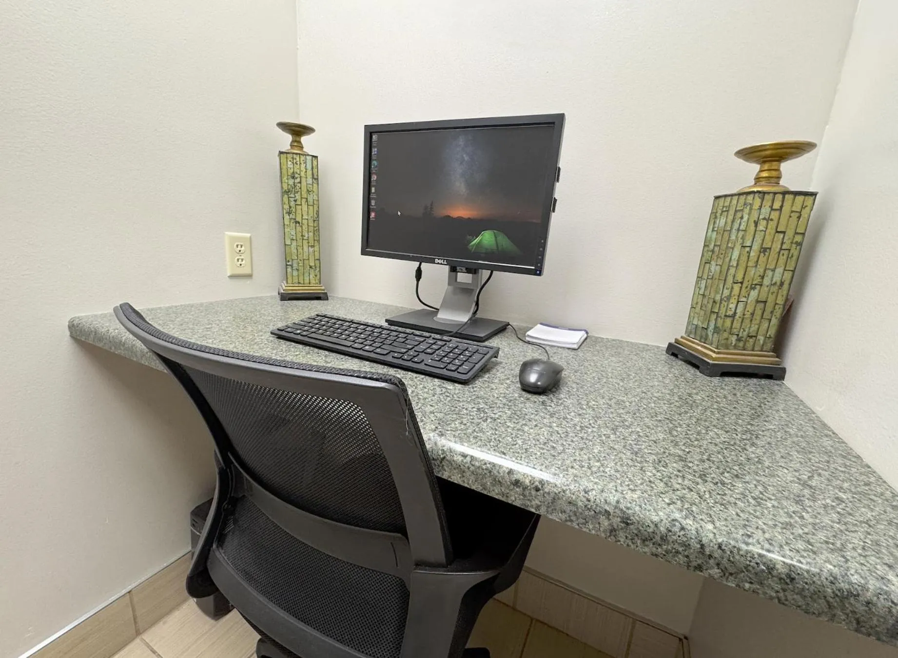 Business facilities in Days Inn & Suites by Wyndham Cedar Rapids