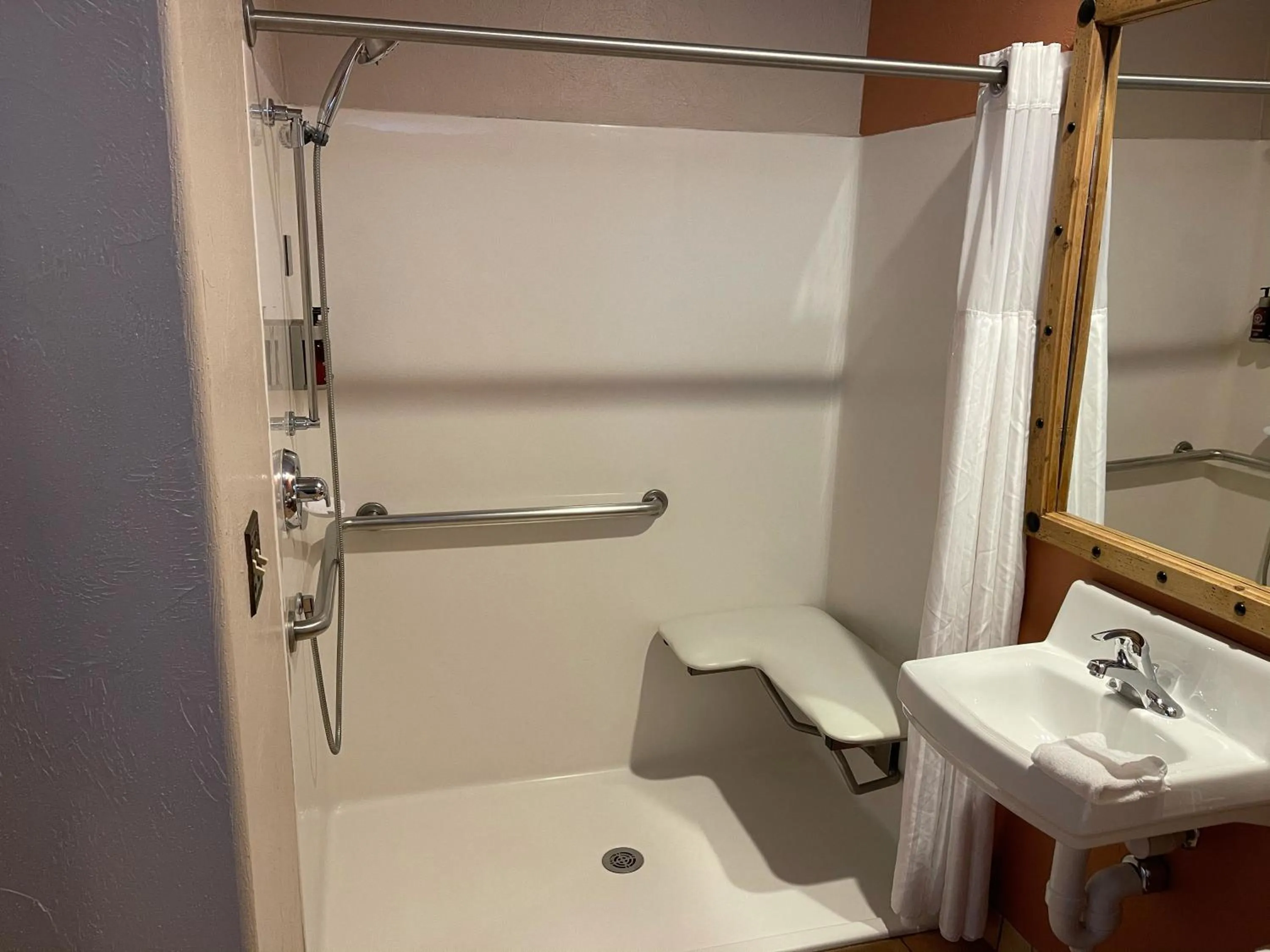 Bathroom in Table Mountain Inn