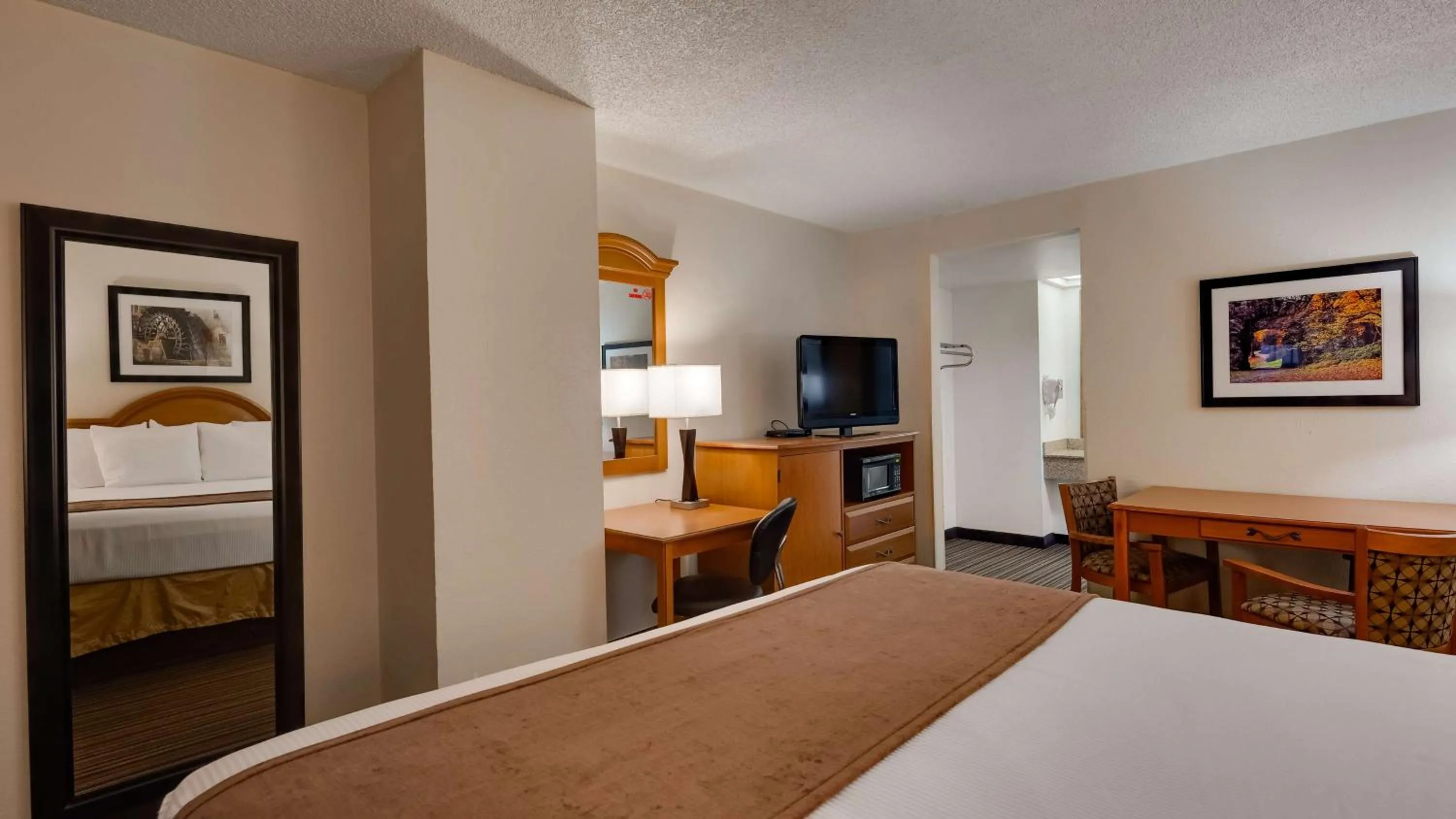 Bedroom, Bed in SureStay by Best Western Miles City