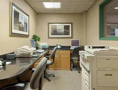 Business facilities in Wingate by Wyndham Macon I-75