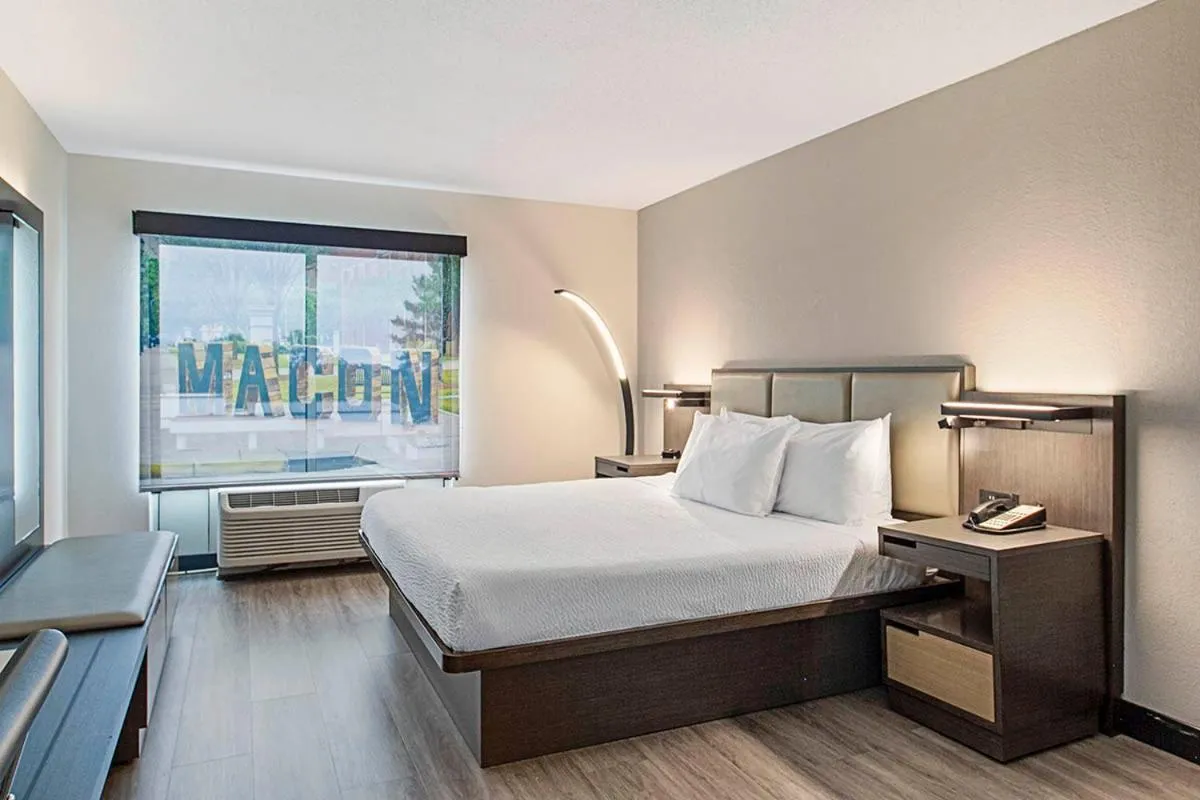 Bed in Wingate by Wyndham Macon I-75