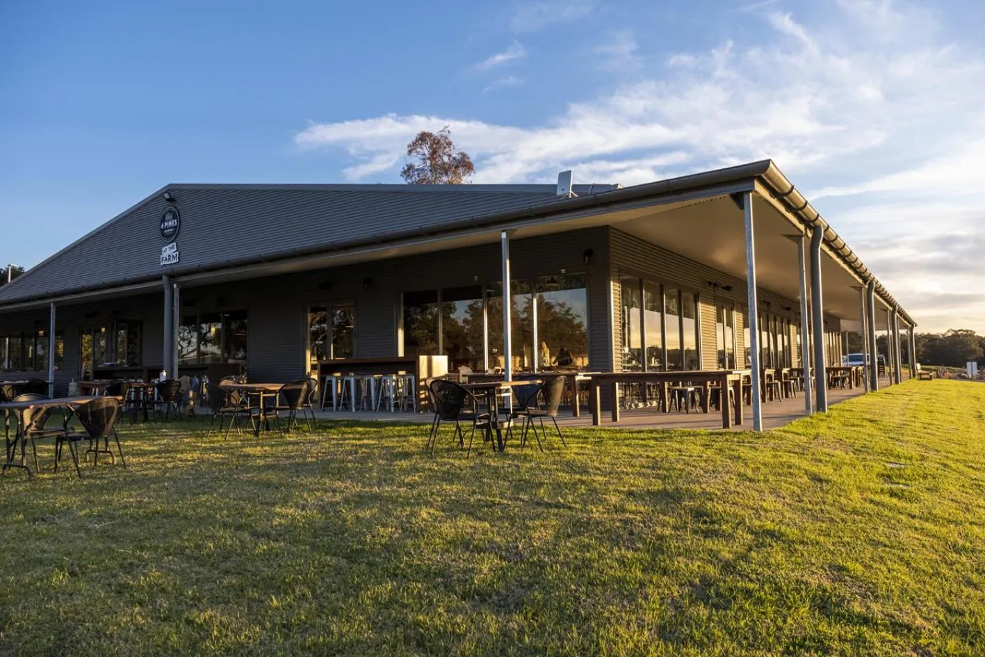 Restaurant/places to eat in Hunter Valley Resort, Hunter Farm Adventure Centre & 4 Pines at the Farm