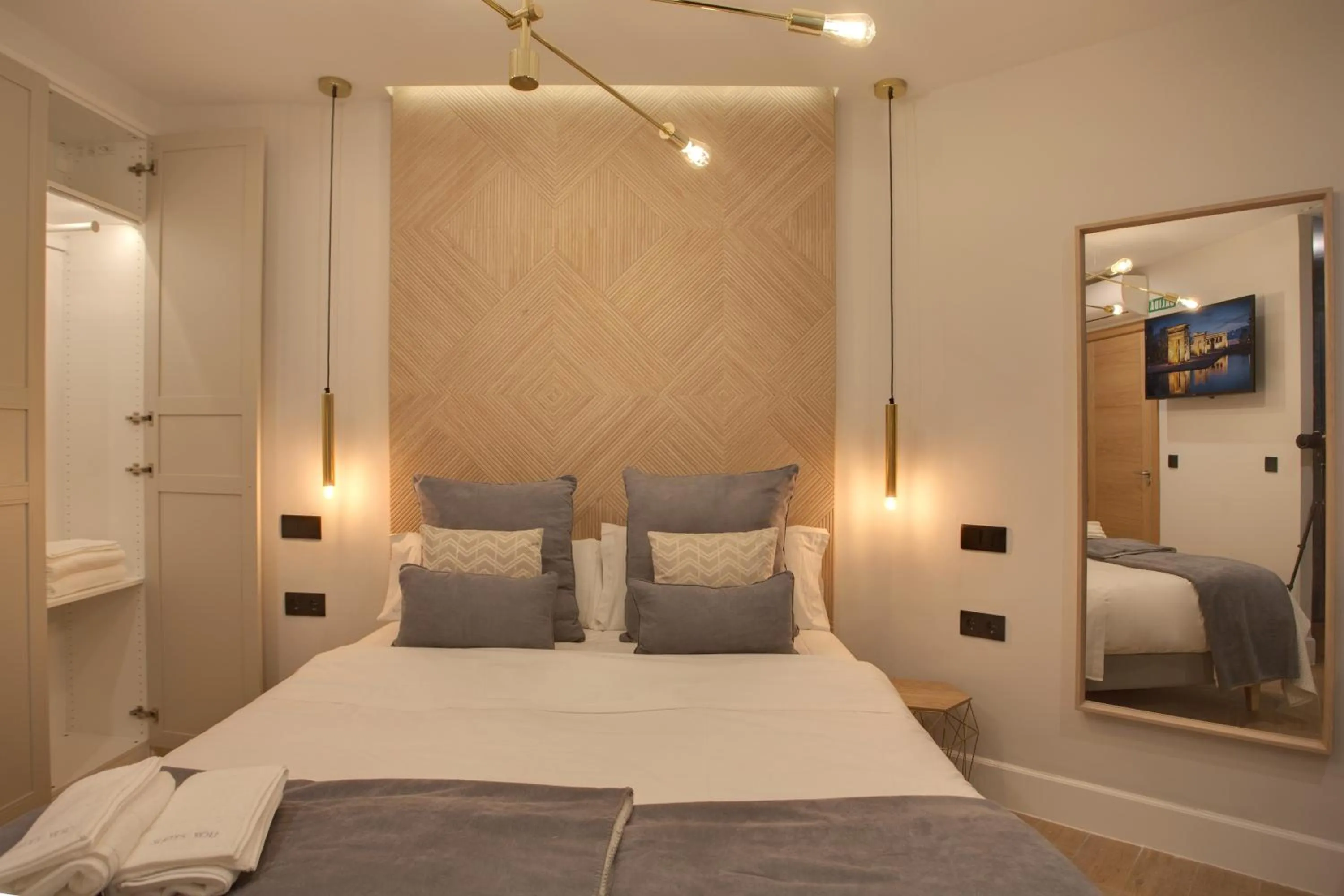 Bed in SUITES YOU Soho