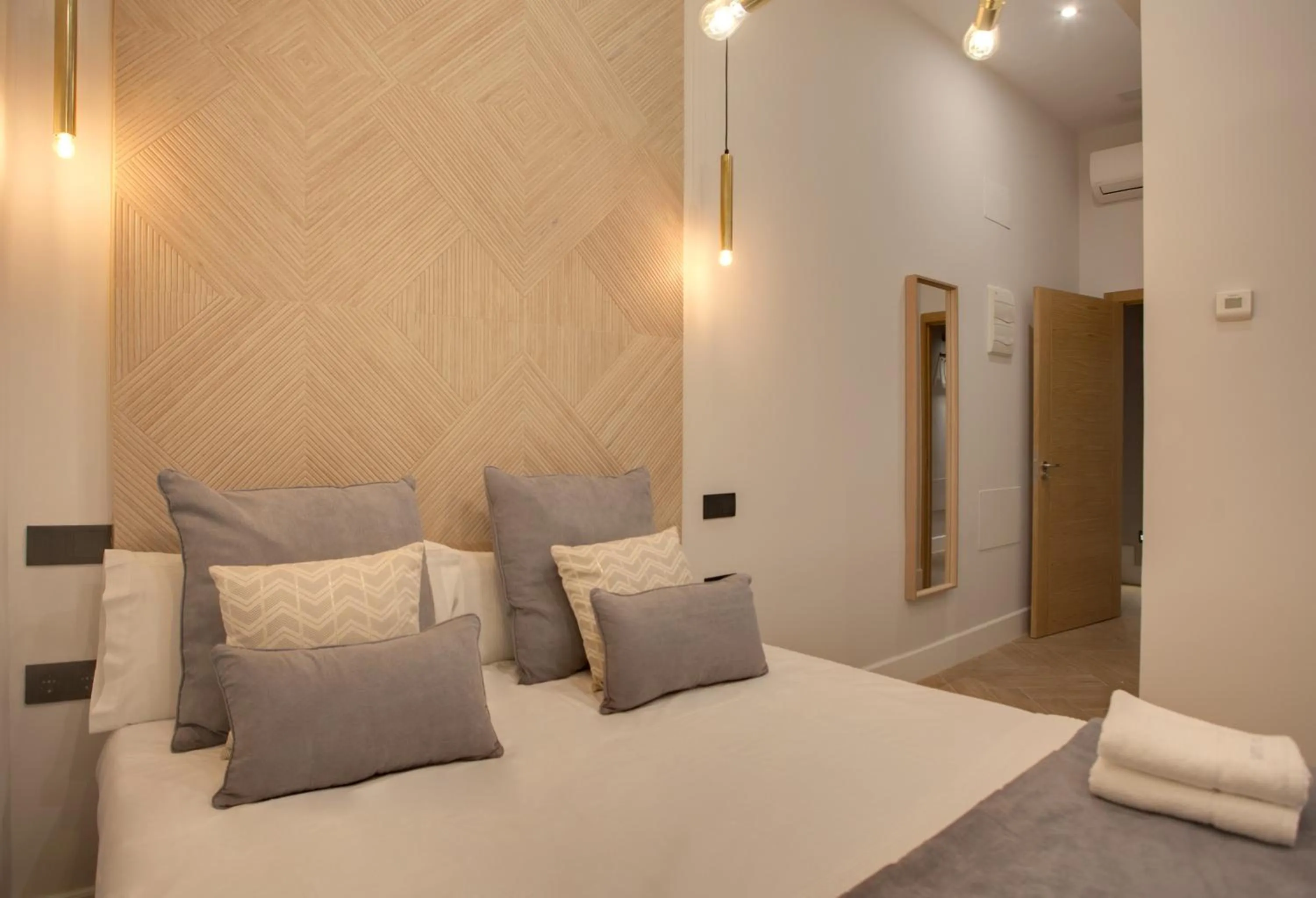 Bed in SUITES YOU Soho