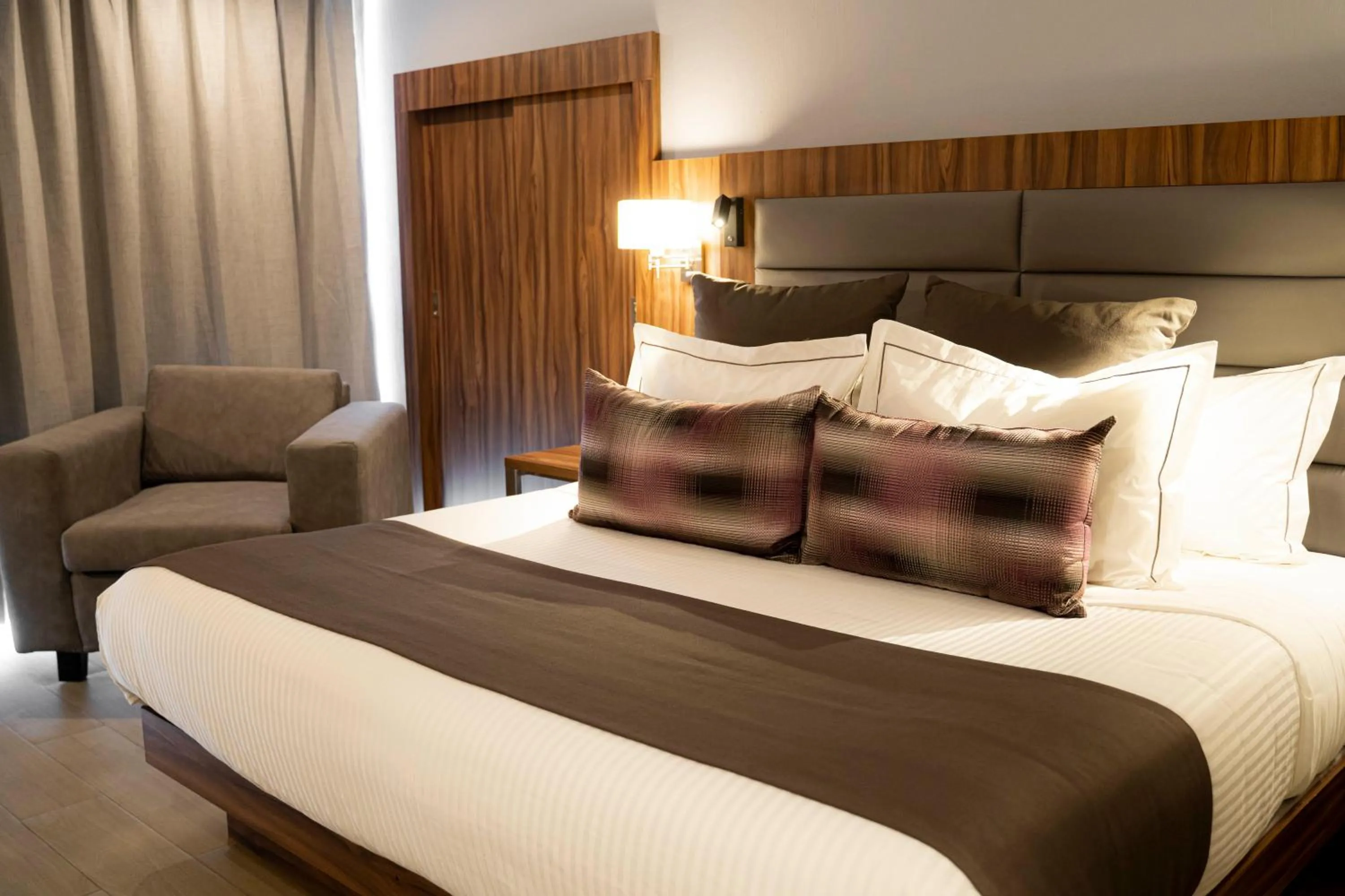 Bedroom, Bed in Panorama