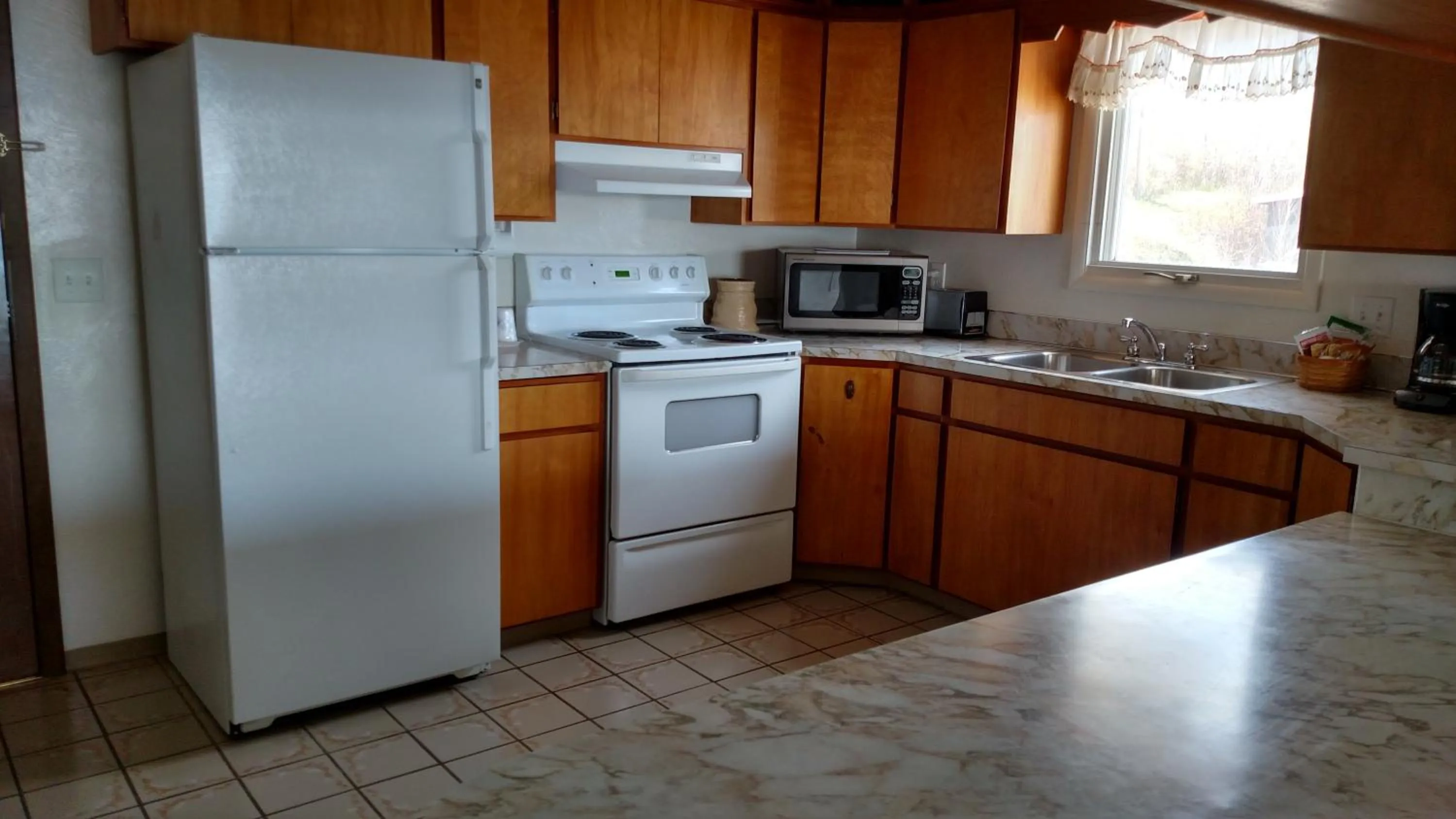 Kitchen or kitchenette in Americas Best Value Inn Polson