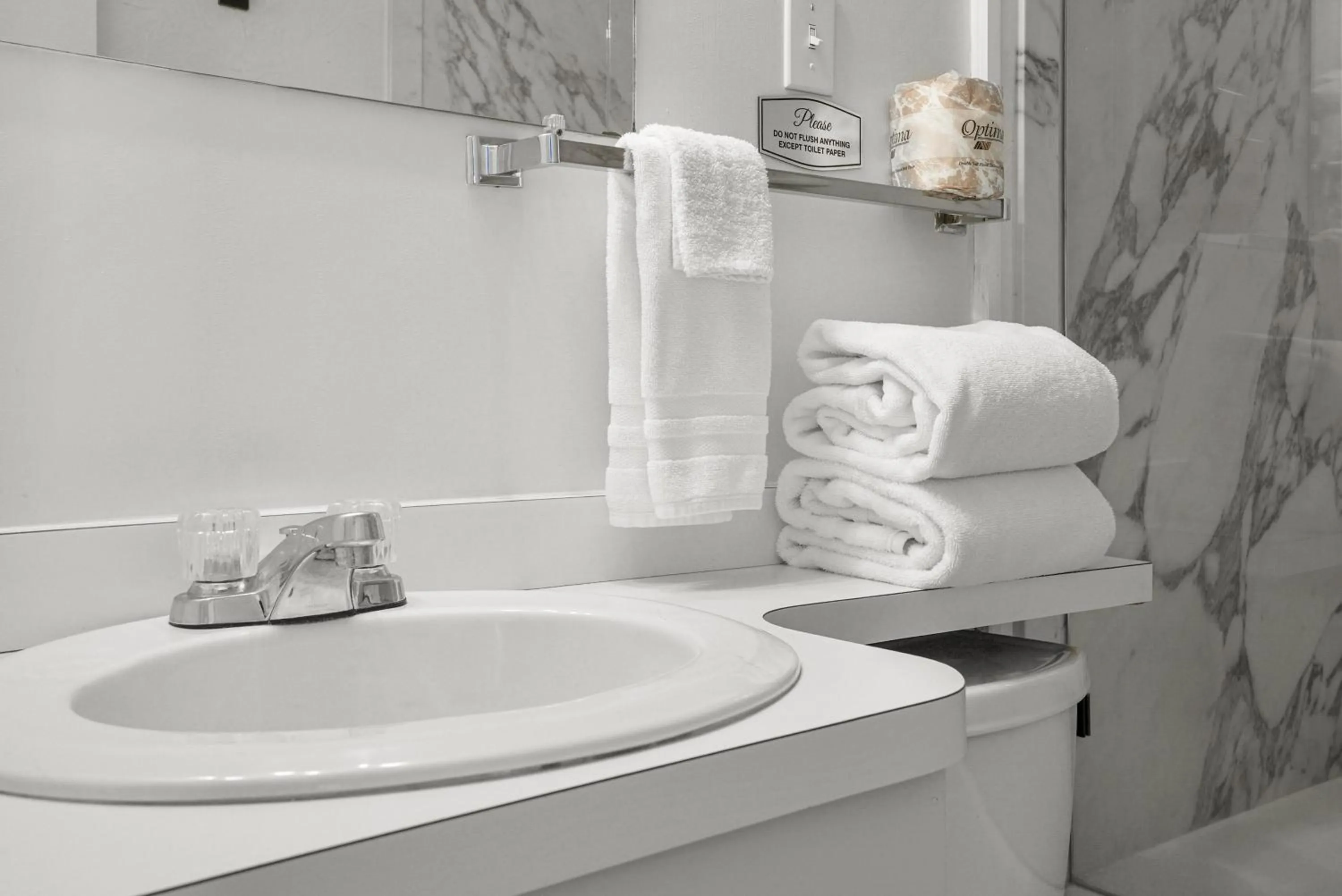 Bathroom in Americas Best Value Inn Polson