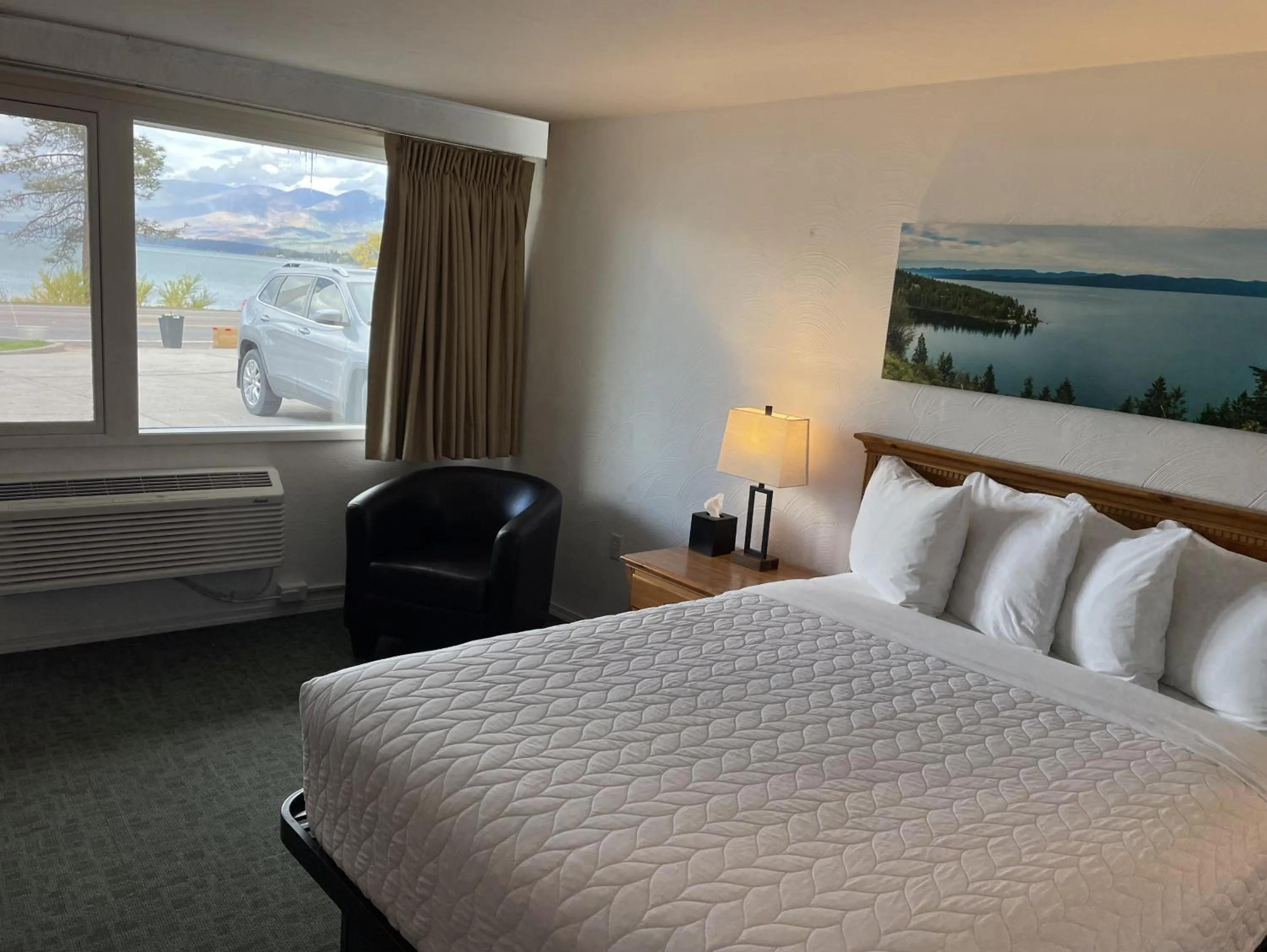 Bedroom, Bed in Americas Best Value Inn Polson