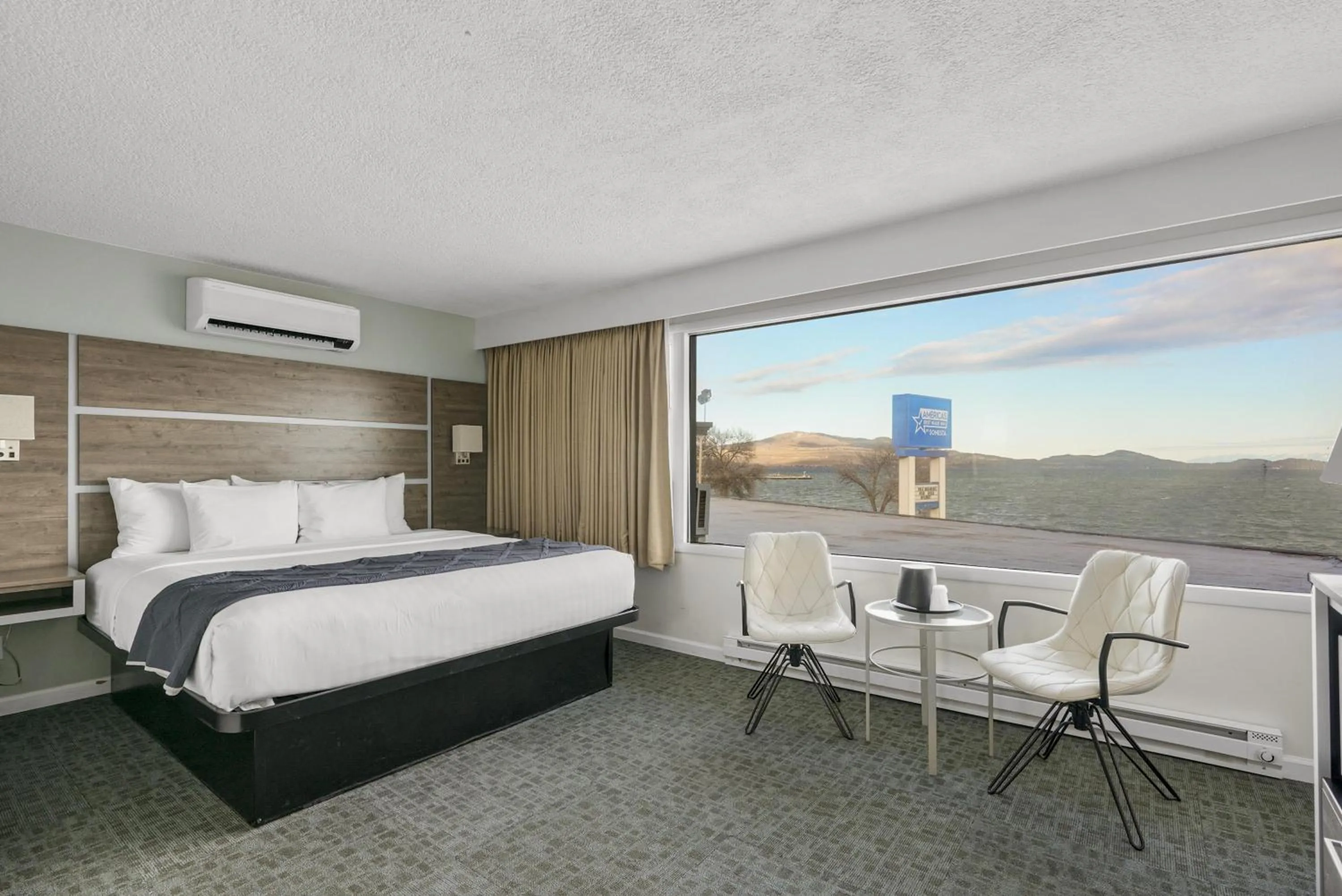 Bedroom in Americas Best Value Inn Polson