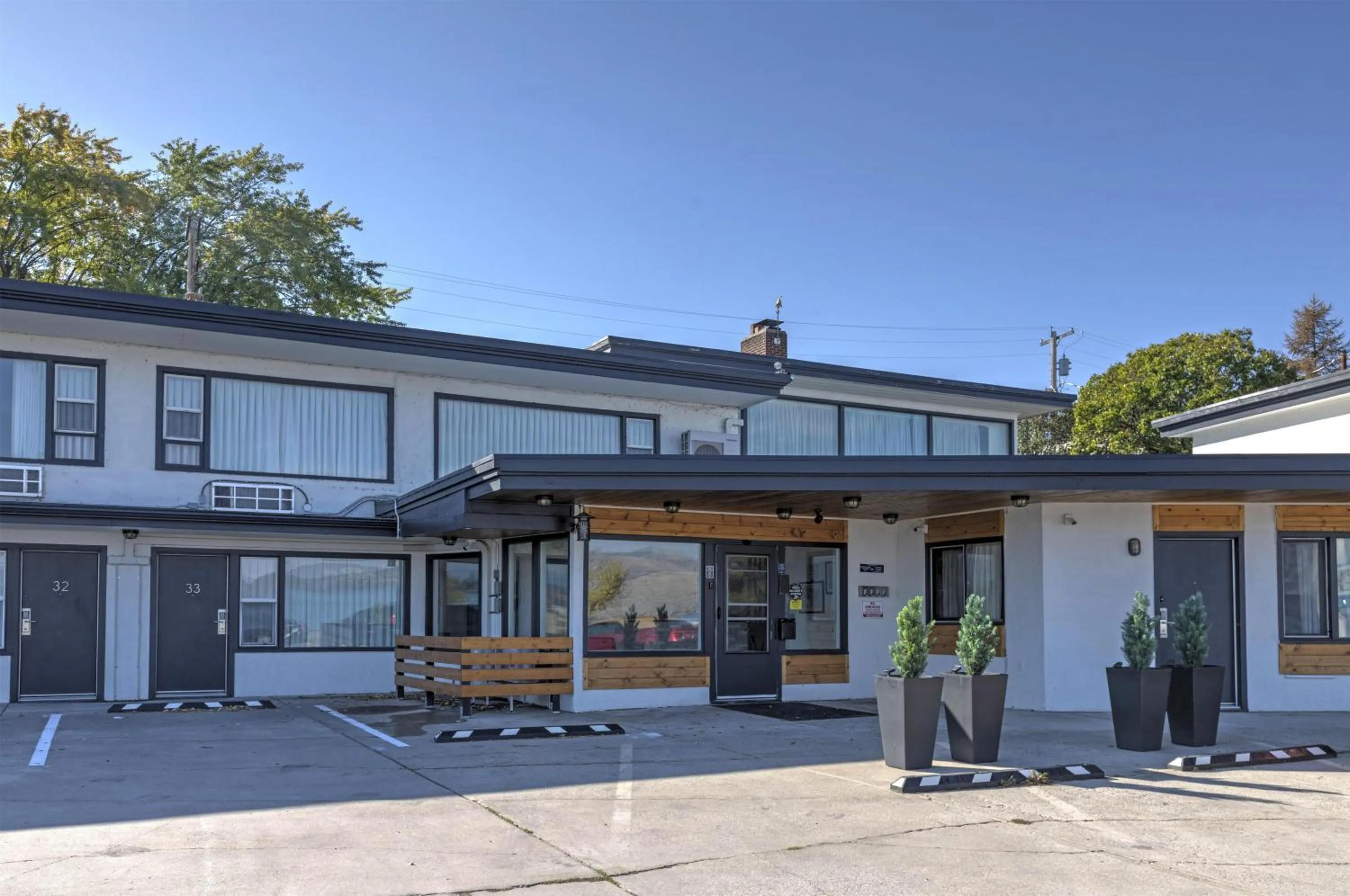 Property building in Americas Best Value Inn Polson