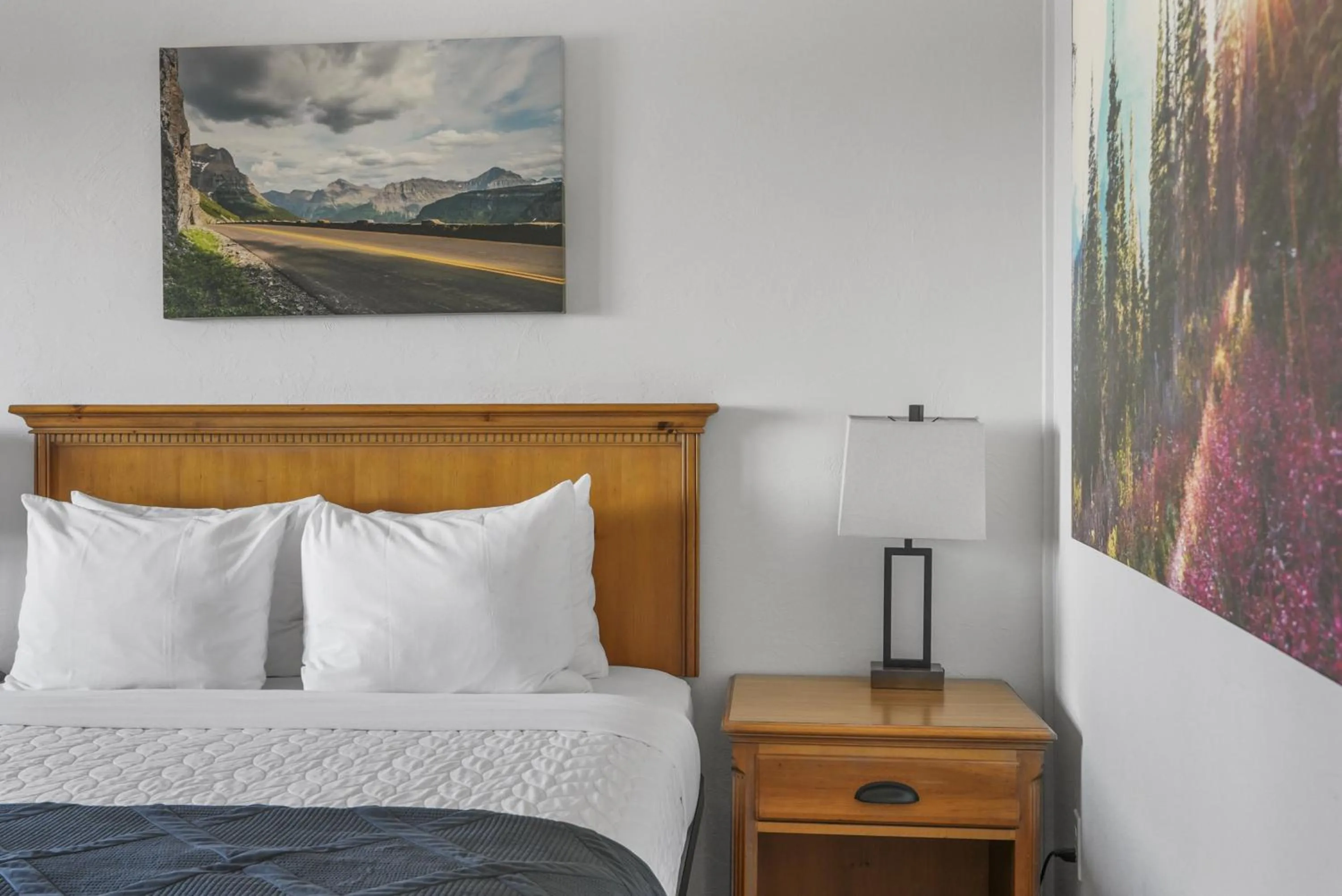 Bedroom in Americas Best Value Inn Polson