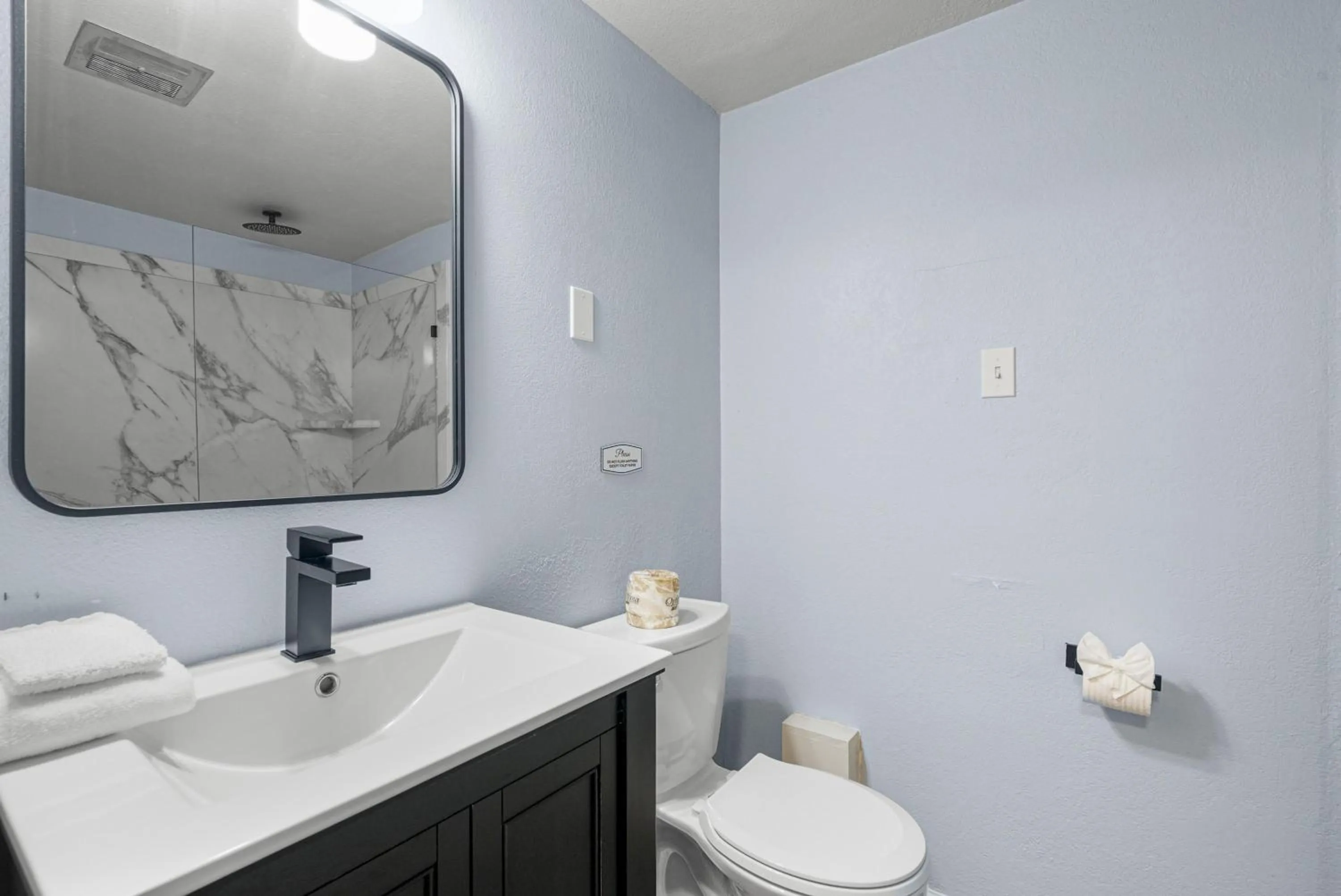 Bathroom in Americas Best Value Inn Polson