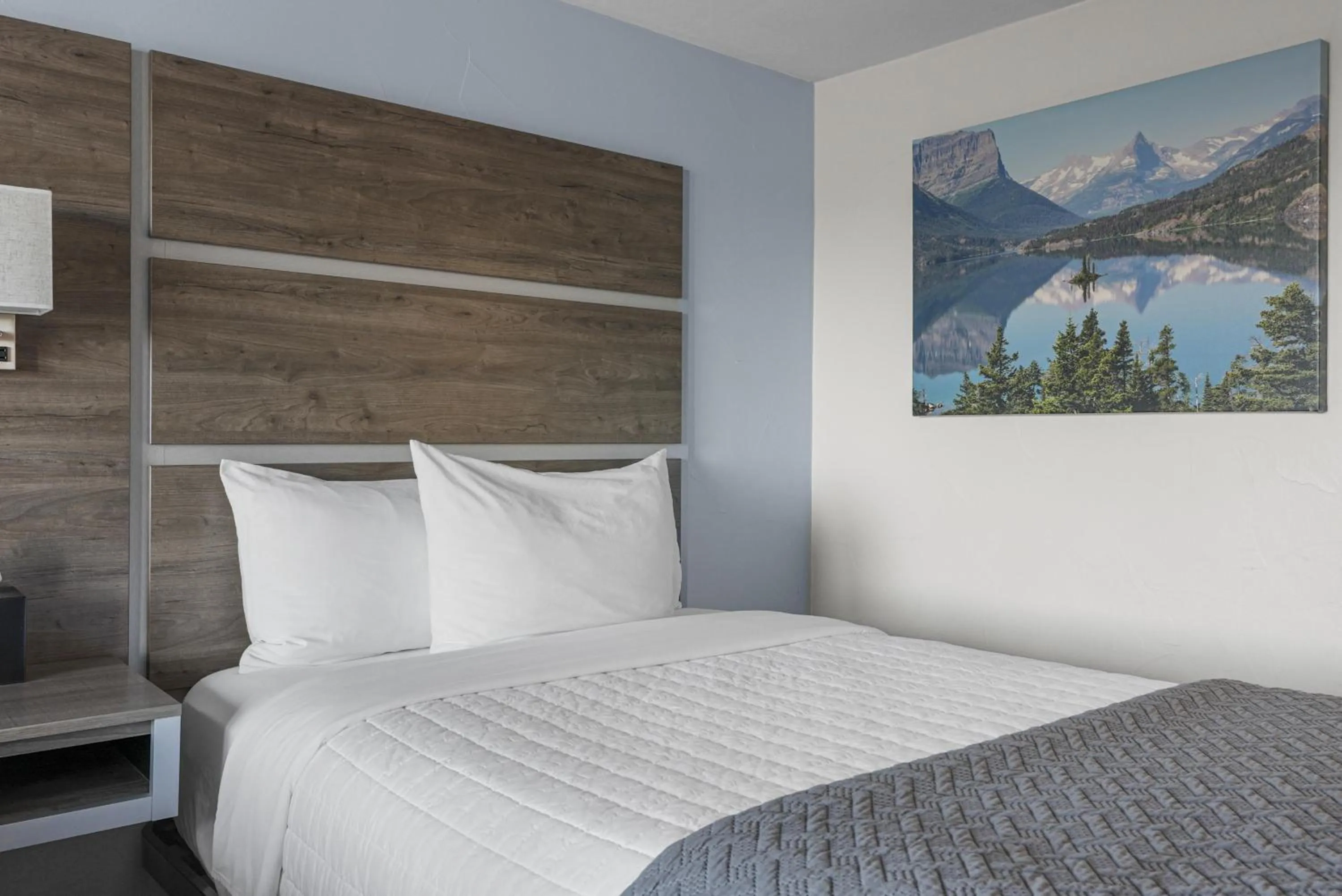 Bedroom in Americas Best Value Inn Polson