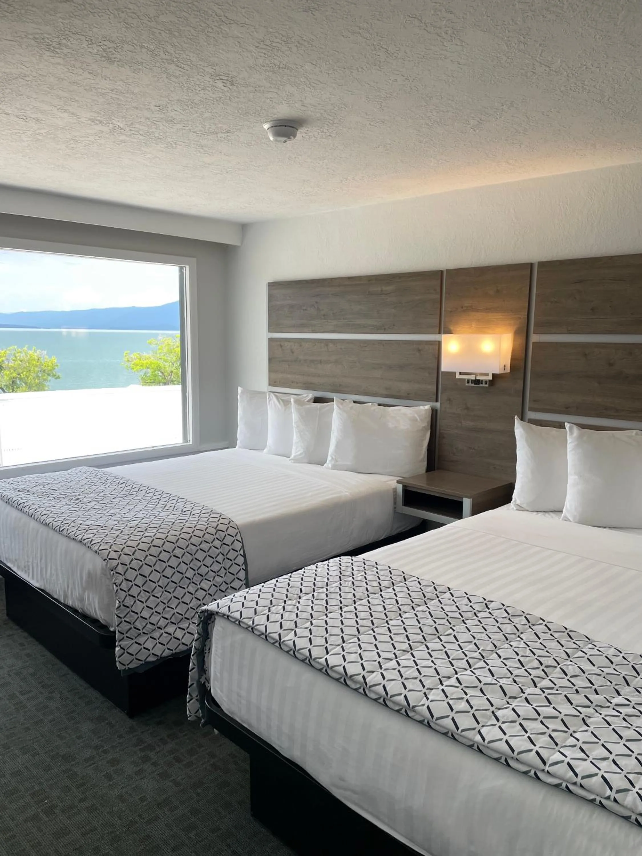 Bed in Americas Best Value Inn Polson