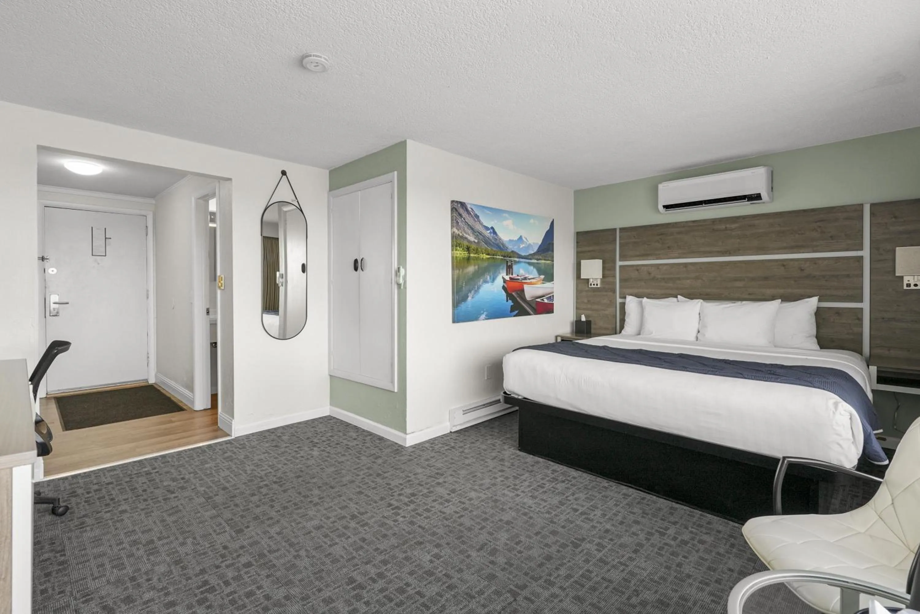 Bedroom in Americas Best Value Inn Polson