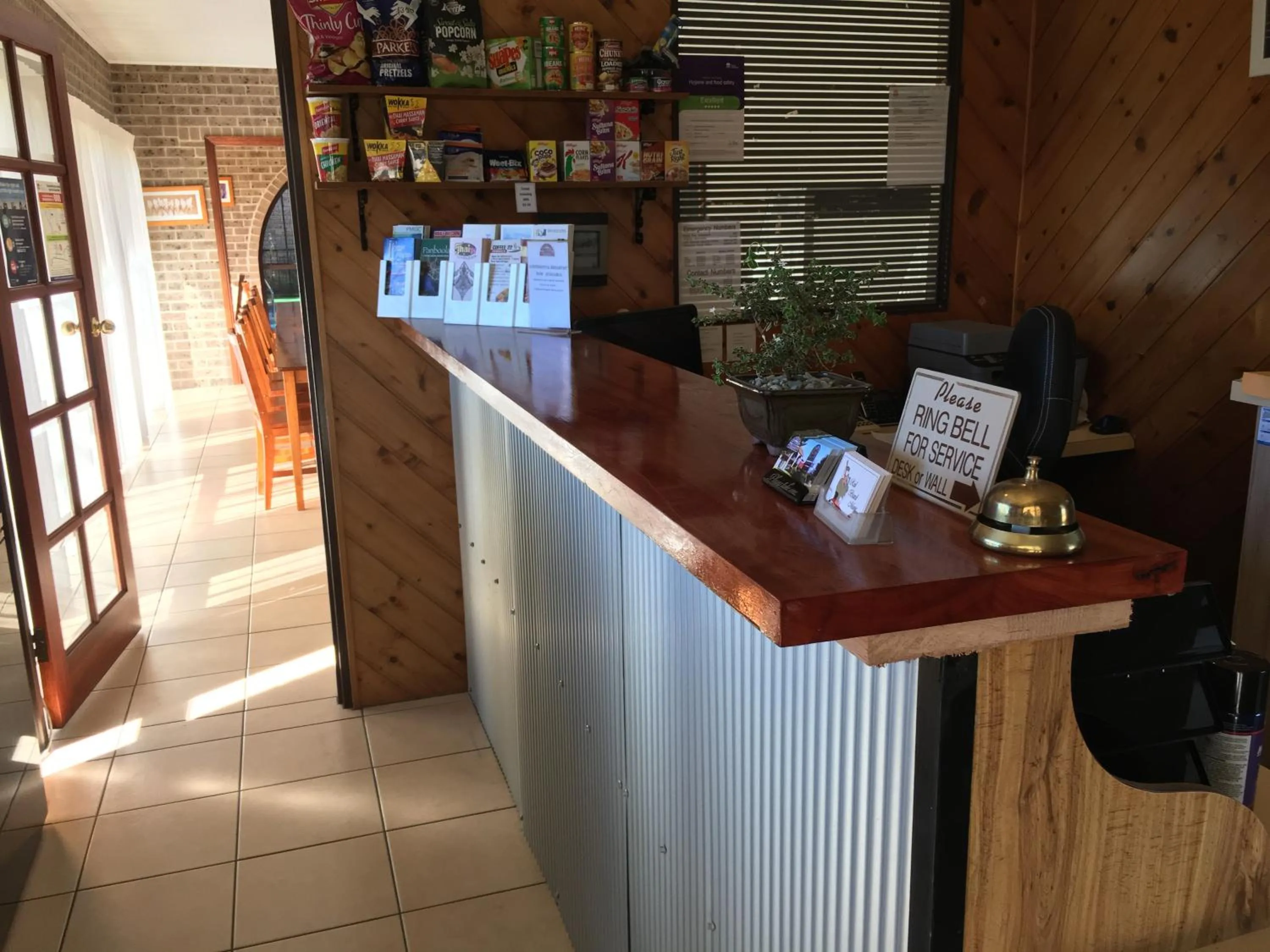 Lobby or reception in Idlewilde Town & Country Motor Inn