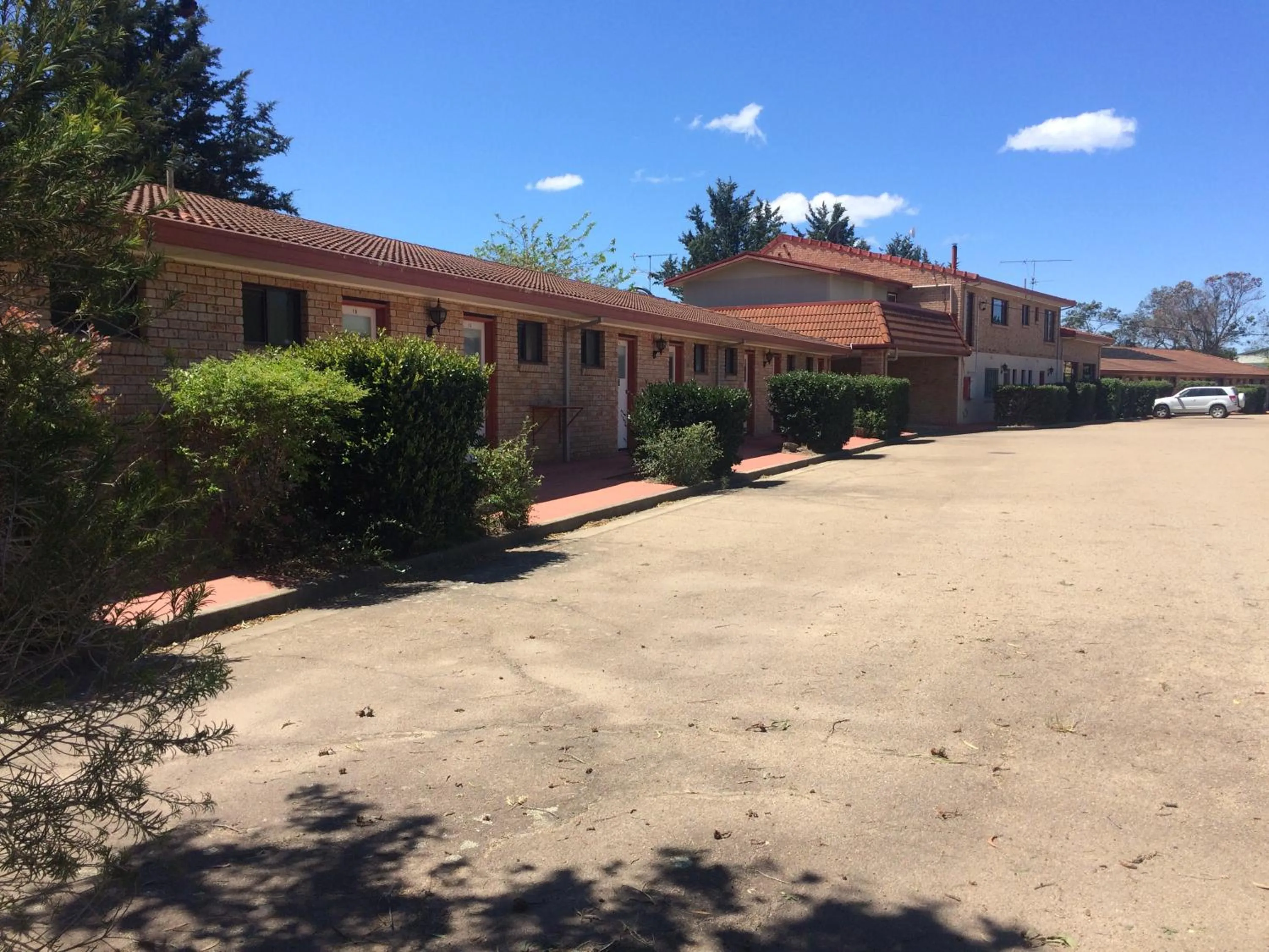 Property building in Idlewilde Town & Country Motor Inn