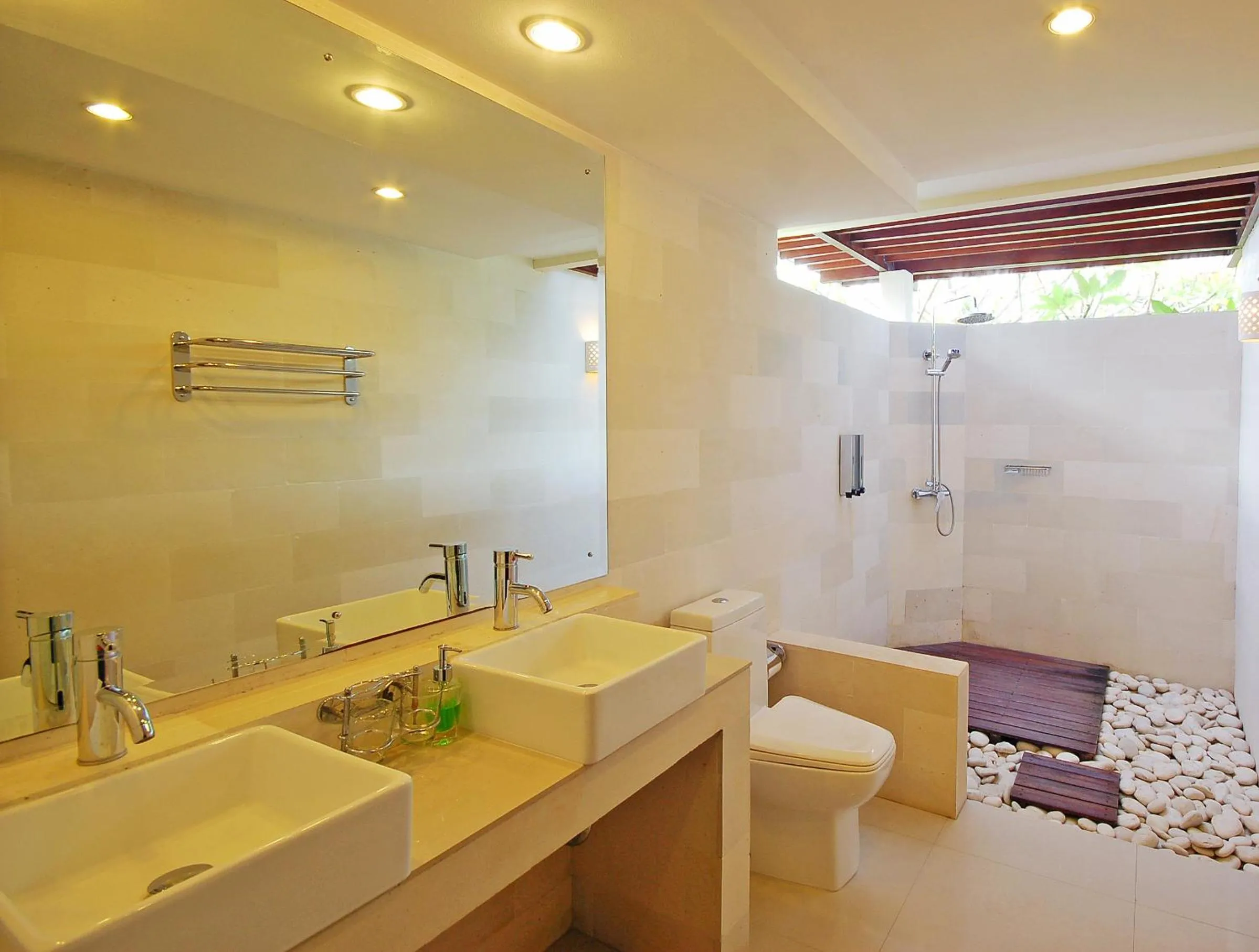 Bathroom in Frangipani Beach Hotel