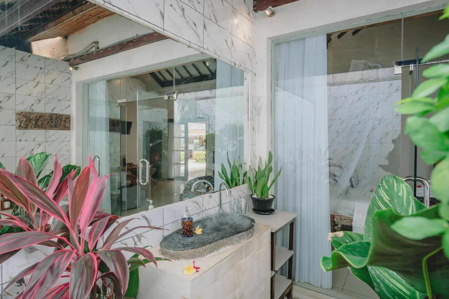 Frangipani Beach Hotel