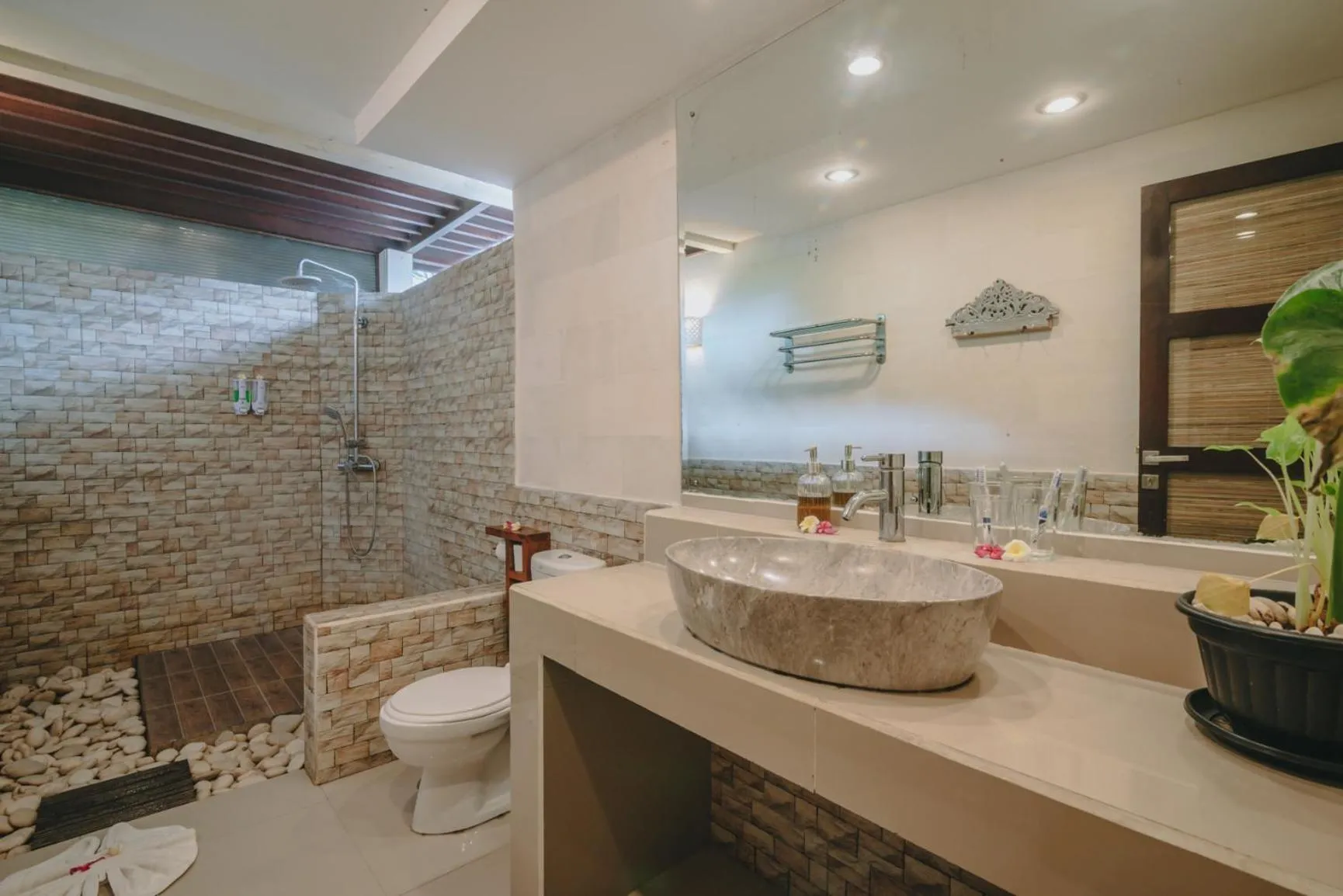 Frangipani Beach Hotel