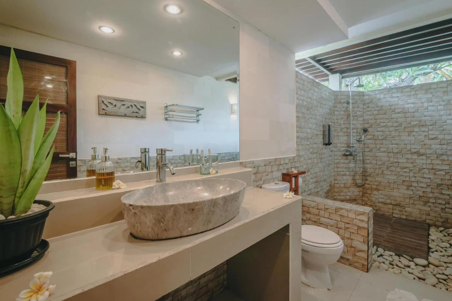 Frangipani Beach Hotel