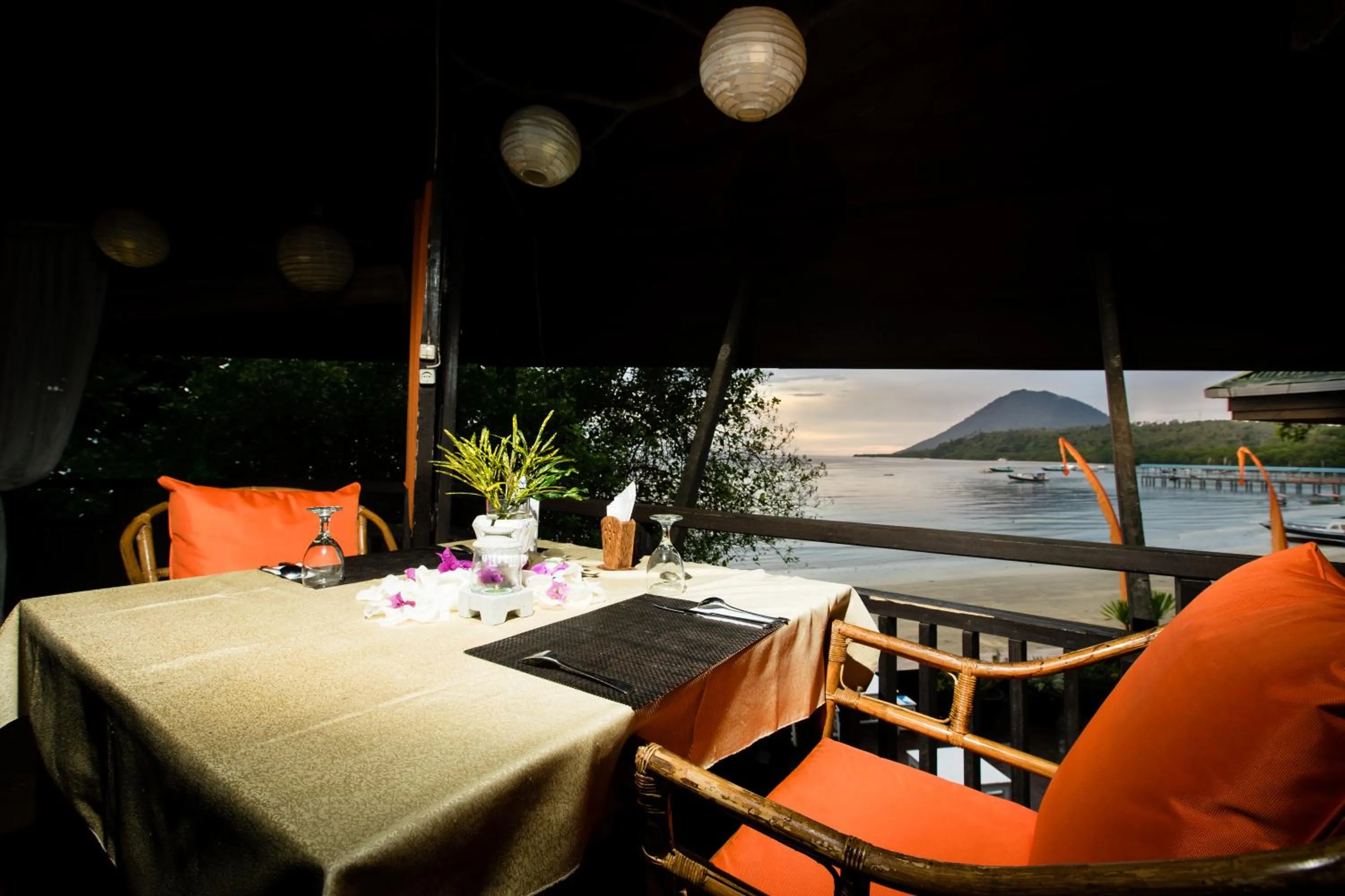 Restaurant/places to eat in Bastianos Bunaken Dive Resort