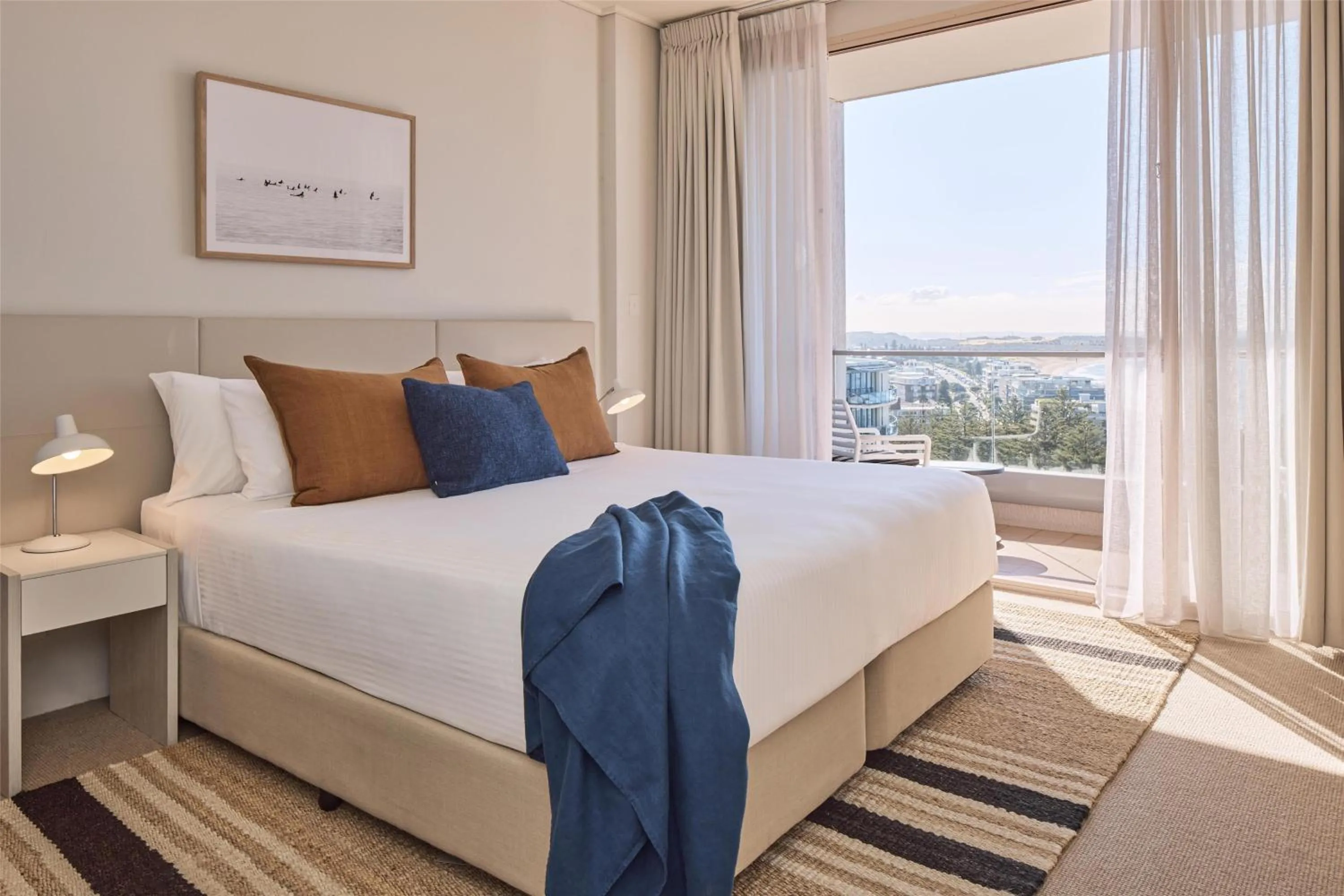 Bedroom, Bed in Rydges Cronulla Beachside