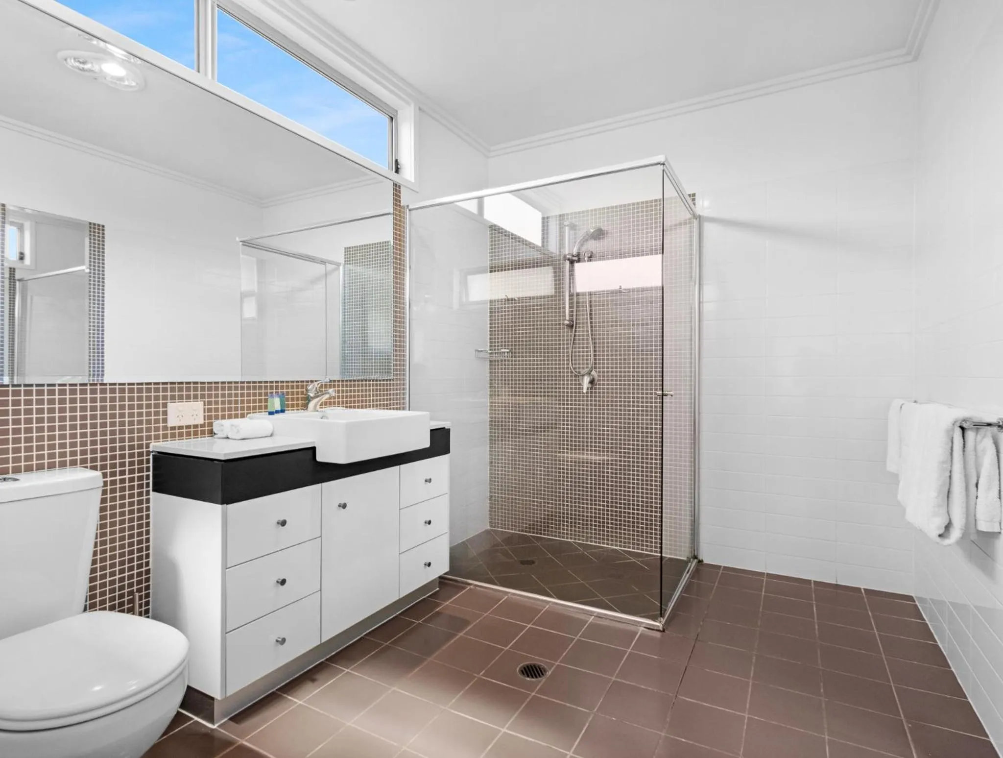 Bathroom in Quarterdecks Retreat