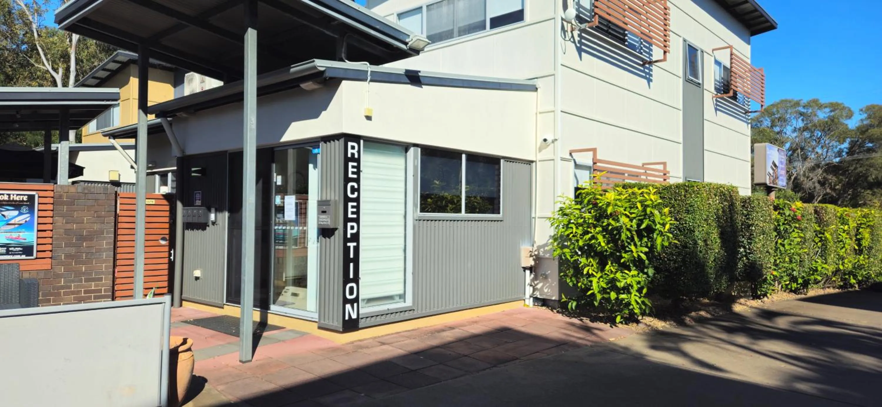 Lobby or reception in Quarterdecks Retreat