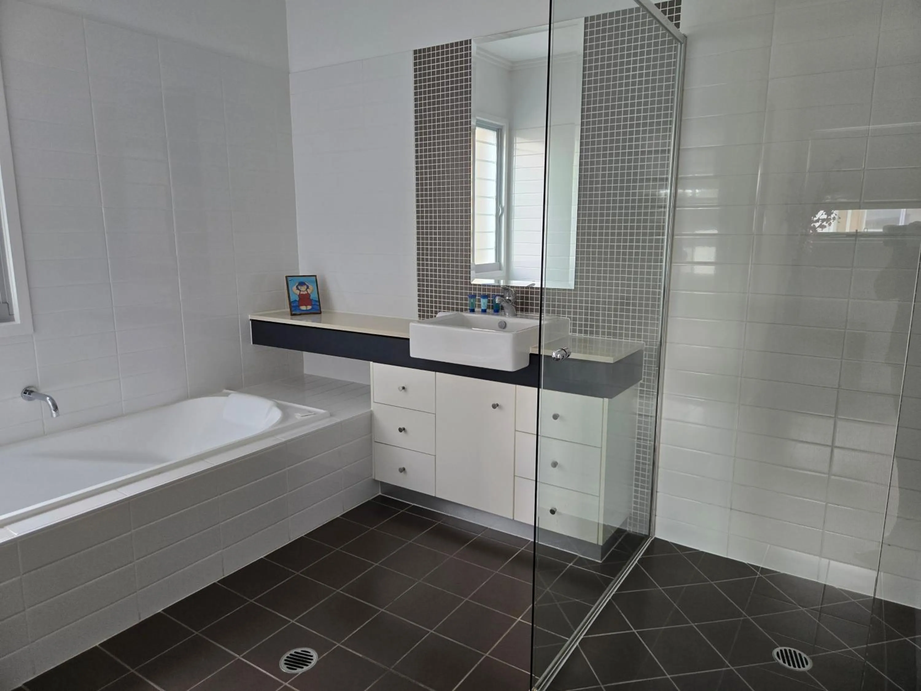 Bathroom in Quarterdecks Retreat