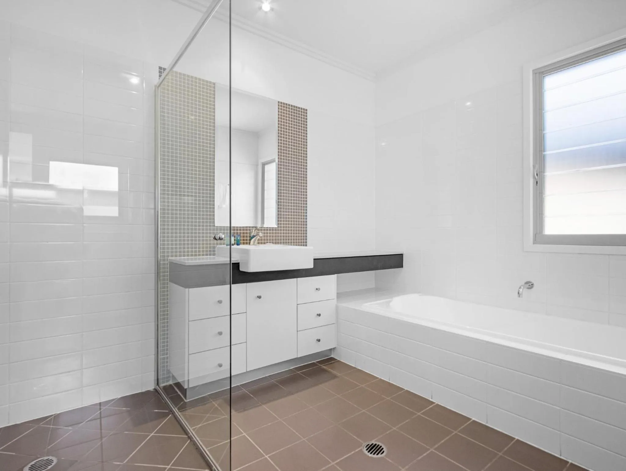 Bathroom in Quarterdecks Retreat