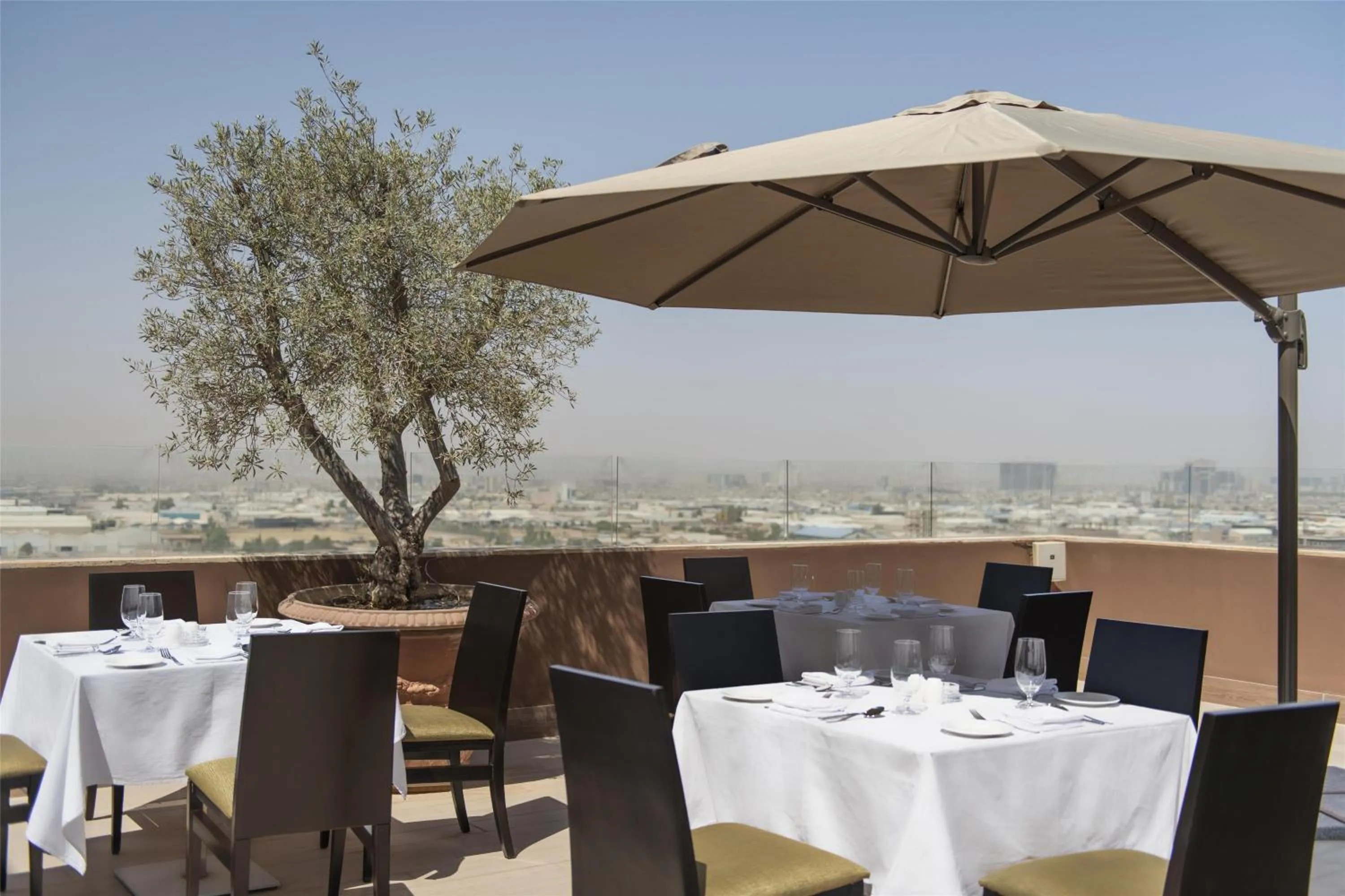 Restaurant/places to eat in Bristoria Hotel Erbil