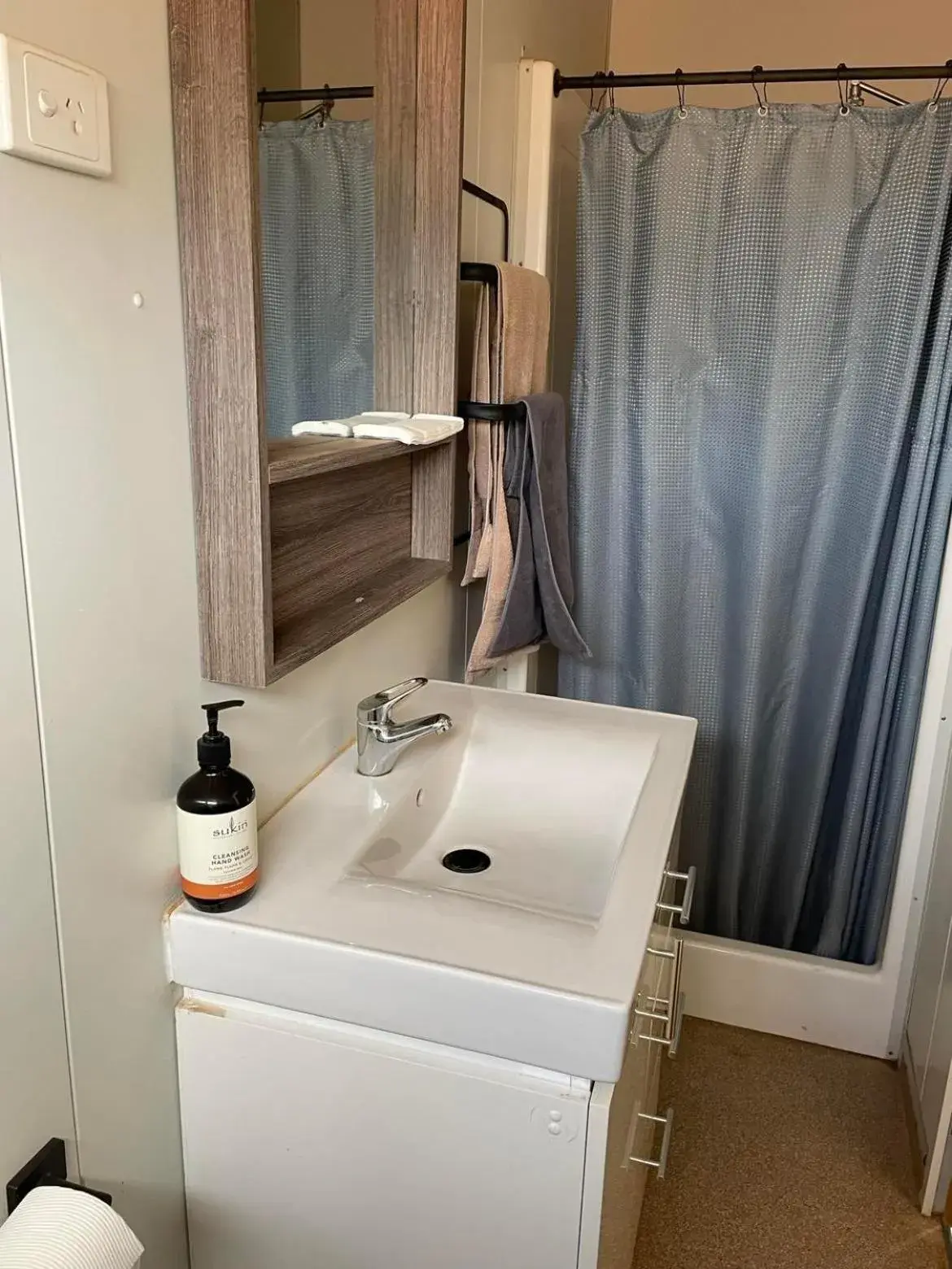 Double Room with Private Bathroom in Junction Hotel Moora Double Room with Private Bathroom in Junction Hotel Moora
