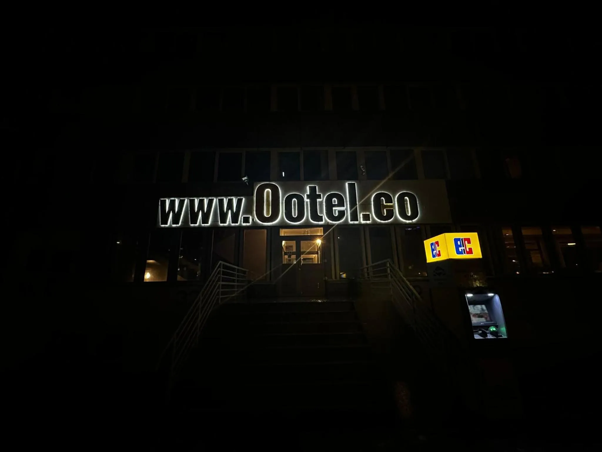 Facade/entrance in Ootel.com