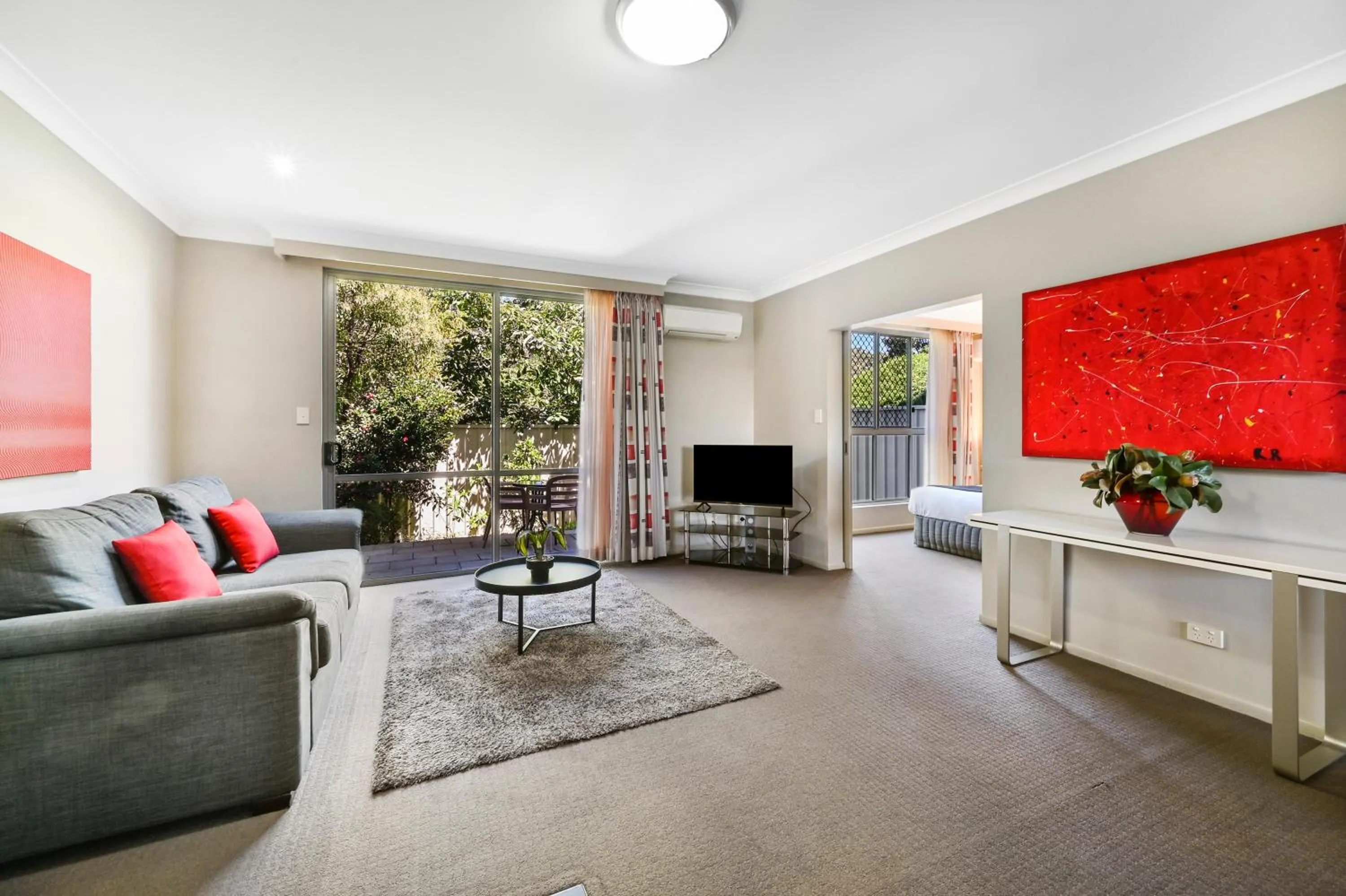 Communal lounge/ TV room in Platinum International