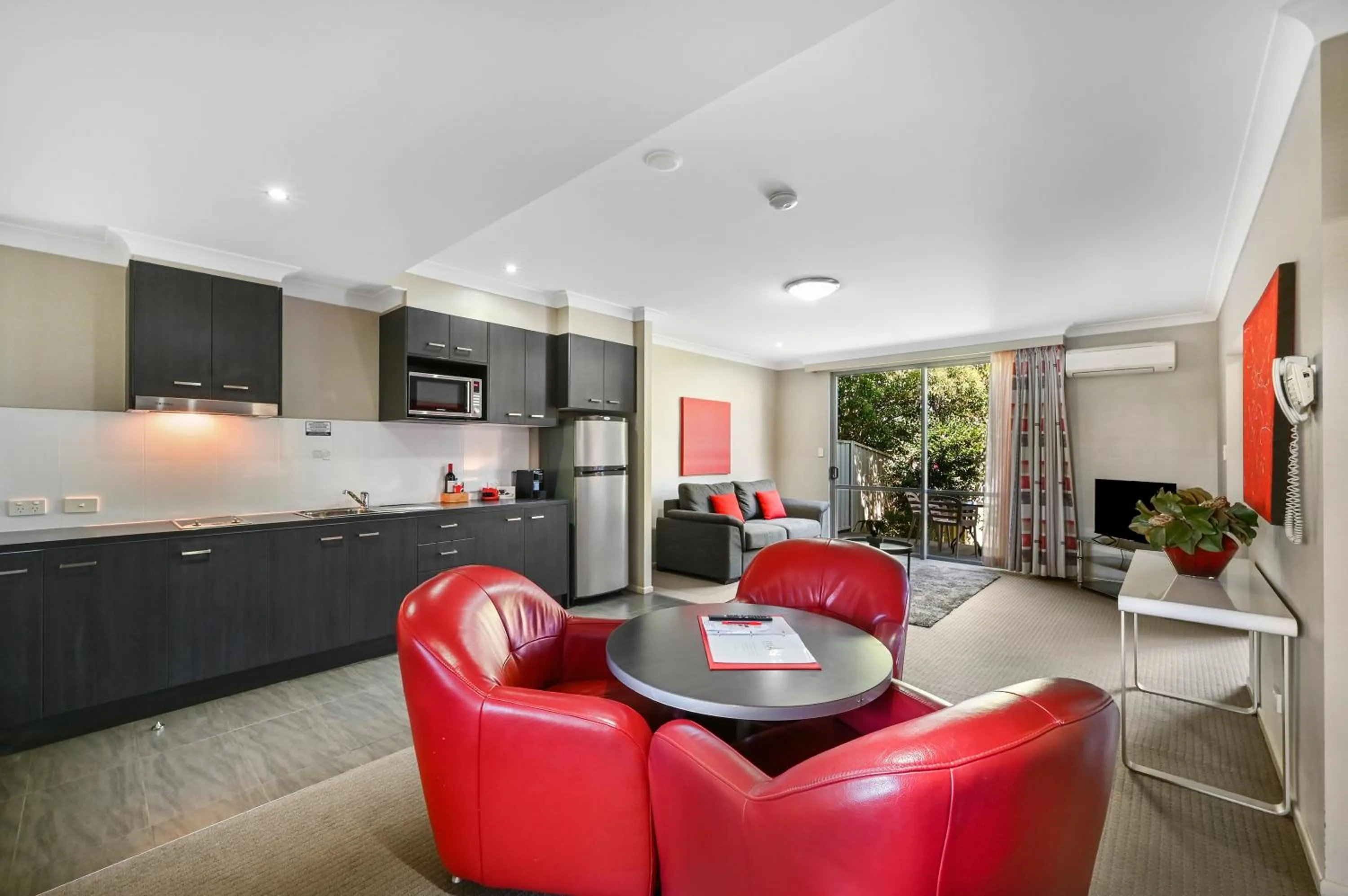 TV and multimedia in Platinum International