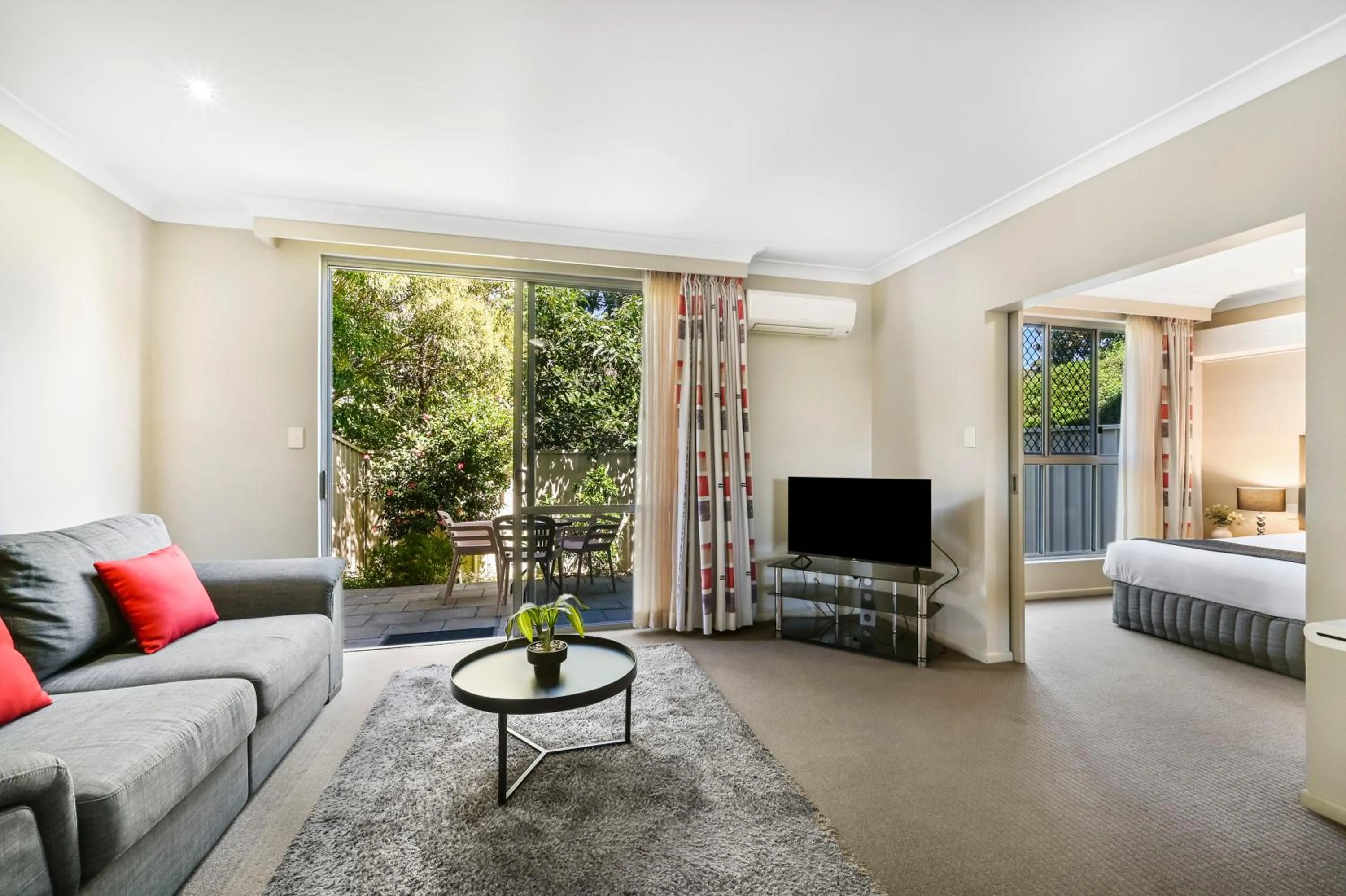 Bed in Platinum International