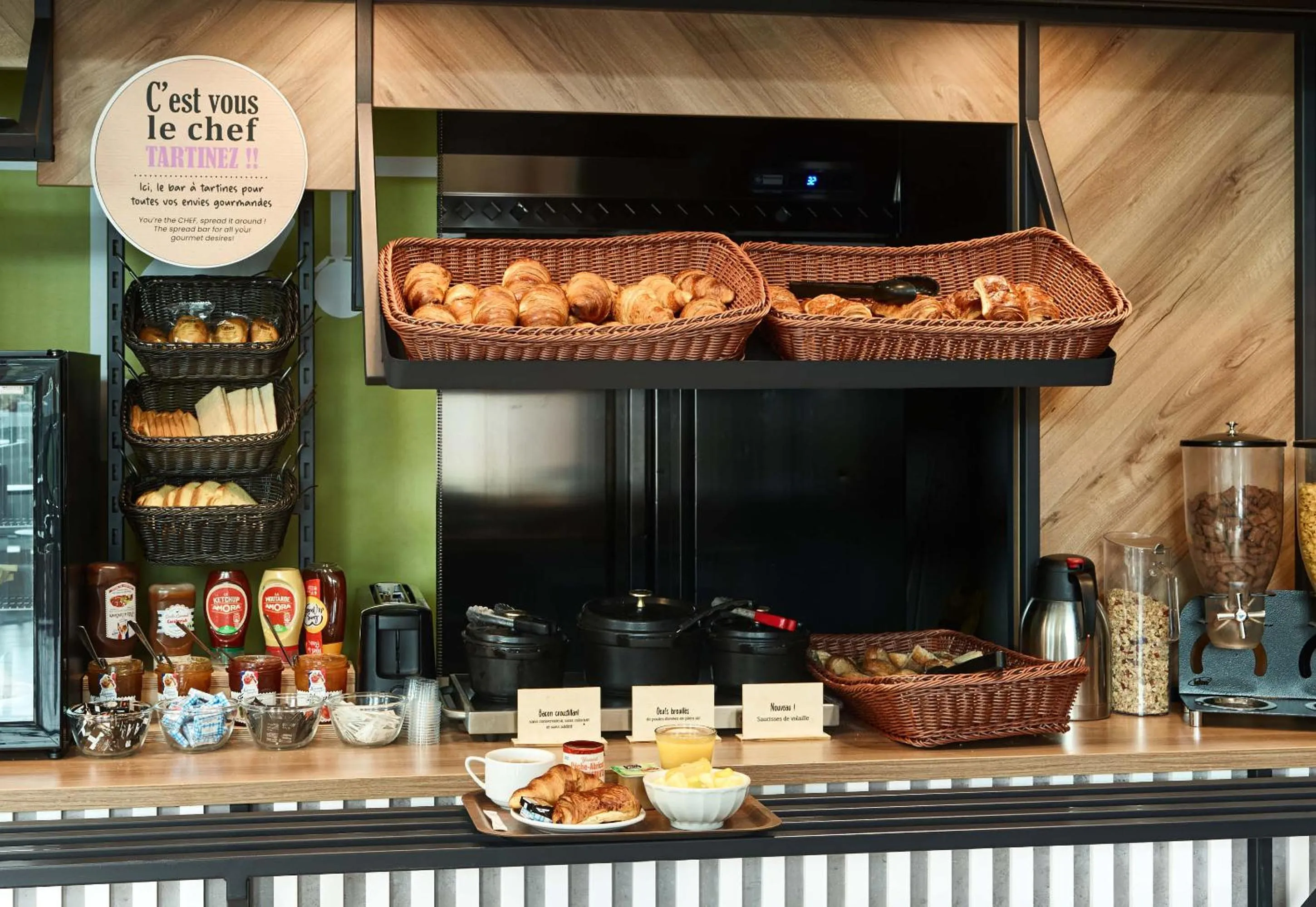 Buffet breakfast in B&B HOTEL Paris Gennevilliers Asnières