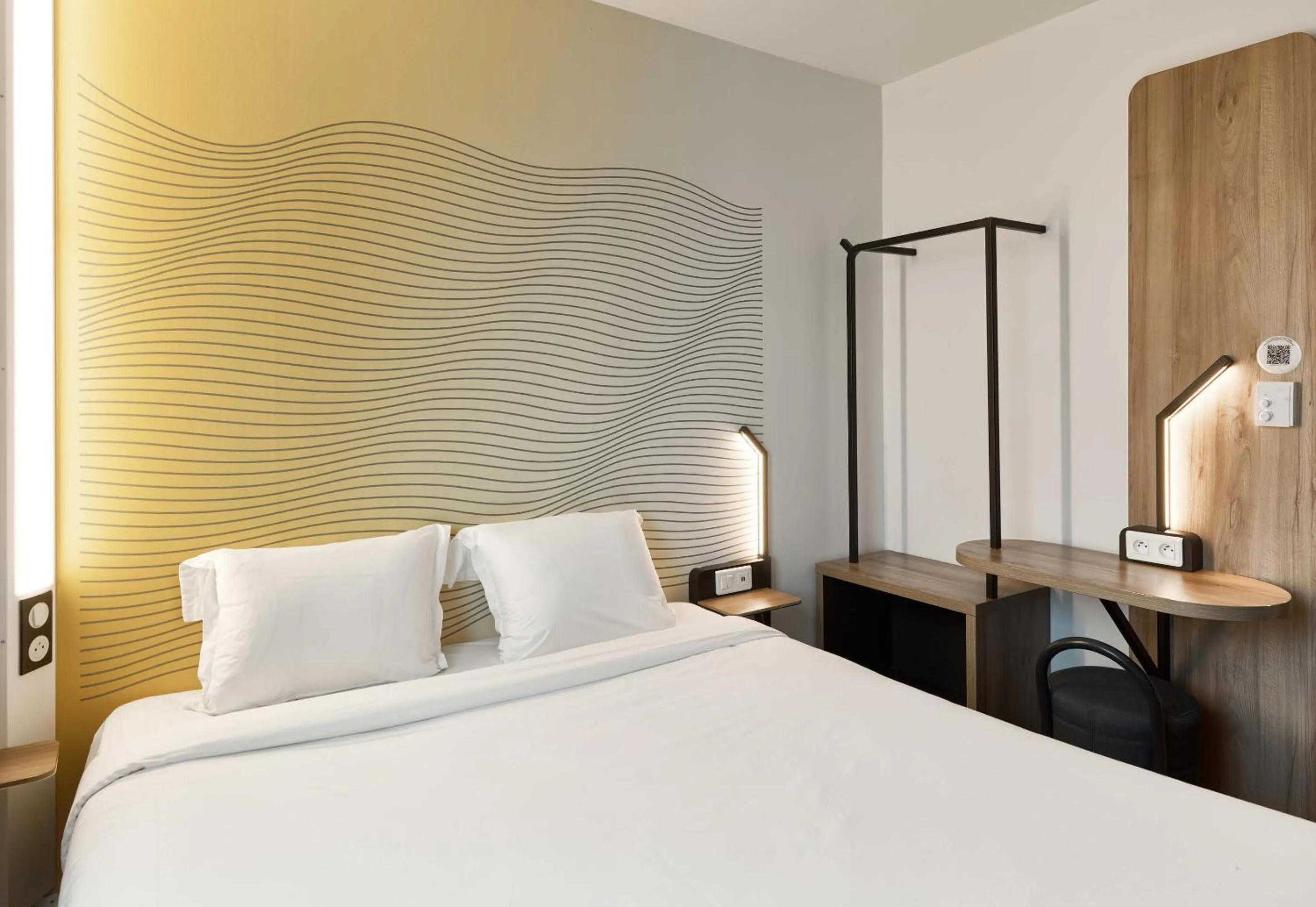 Bedroom, Bed in B&B HOTEL Paris Gennevilliers Asnières