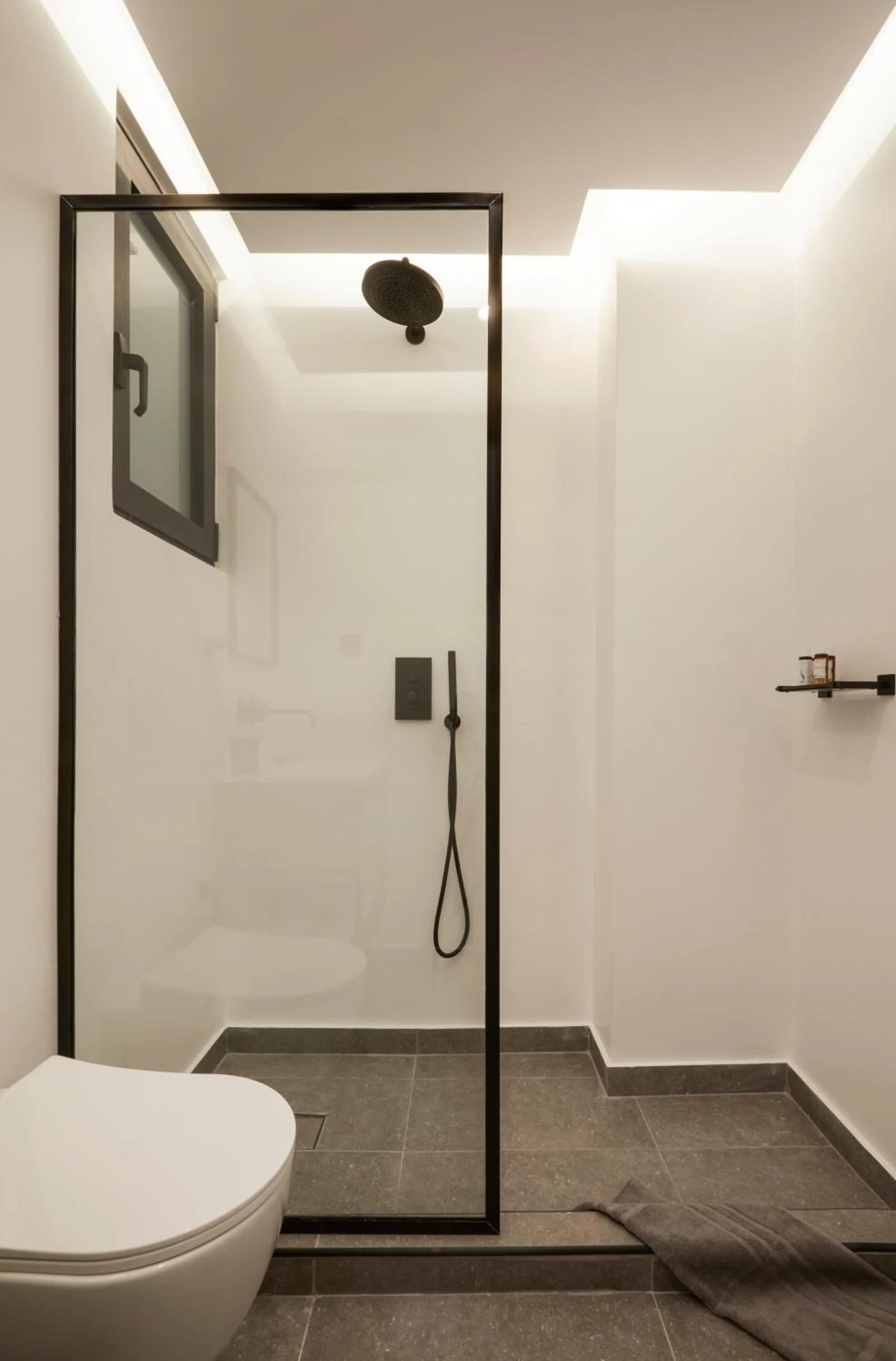 Bathroom in The Artist Athens