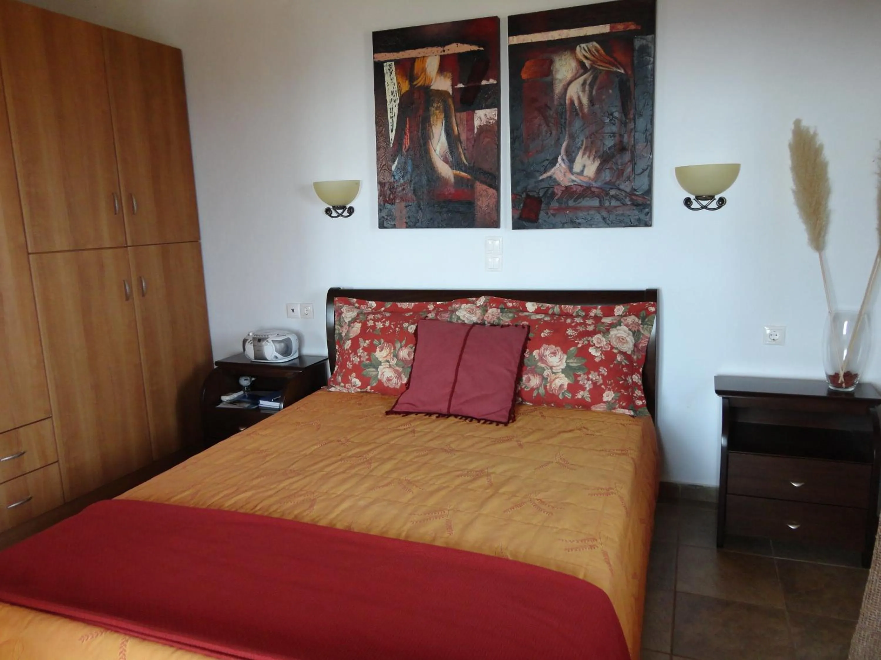 Bedroom, Bed in Skiathos Garden Cottages