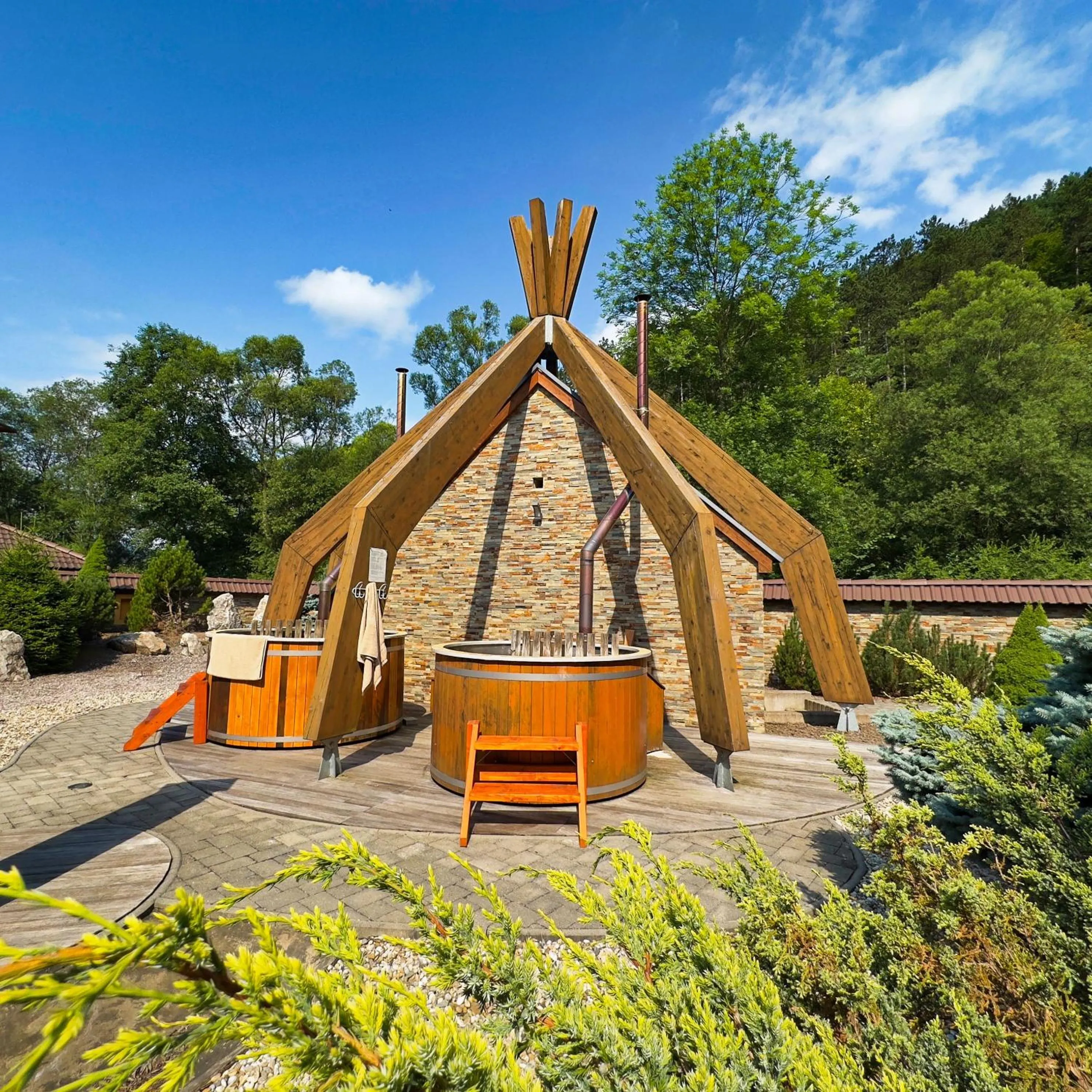 Country Saloon Belá