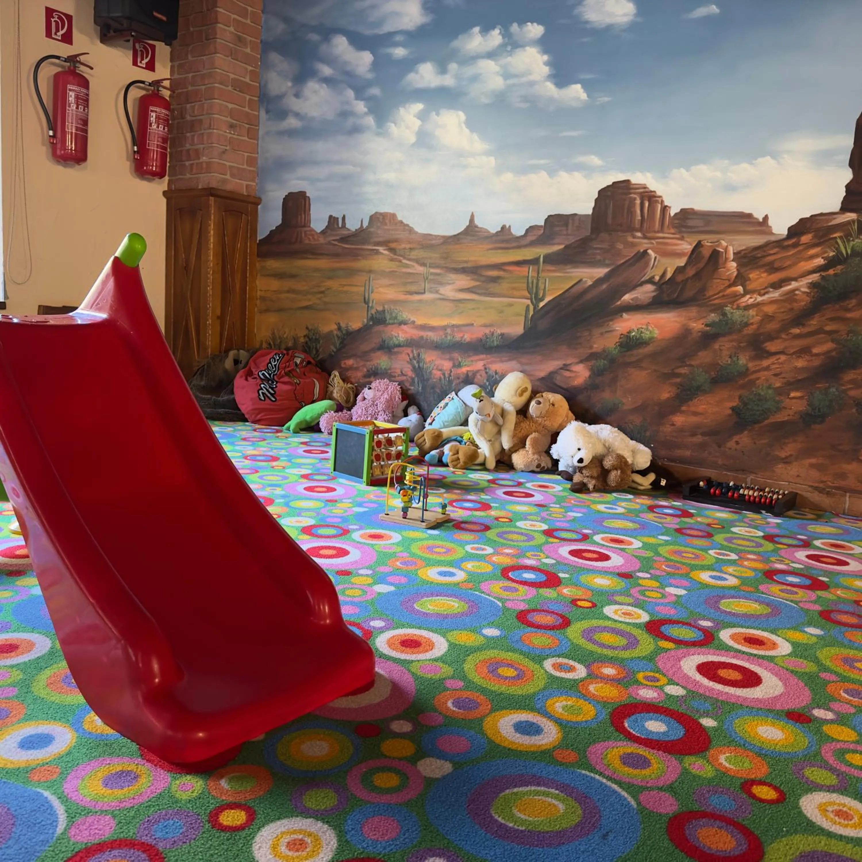 Country Saloon Belá