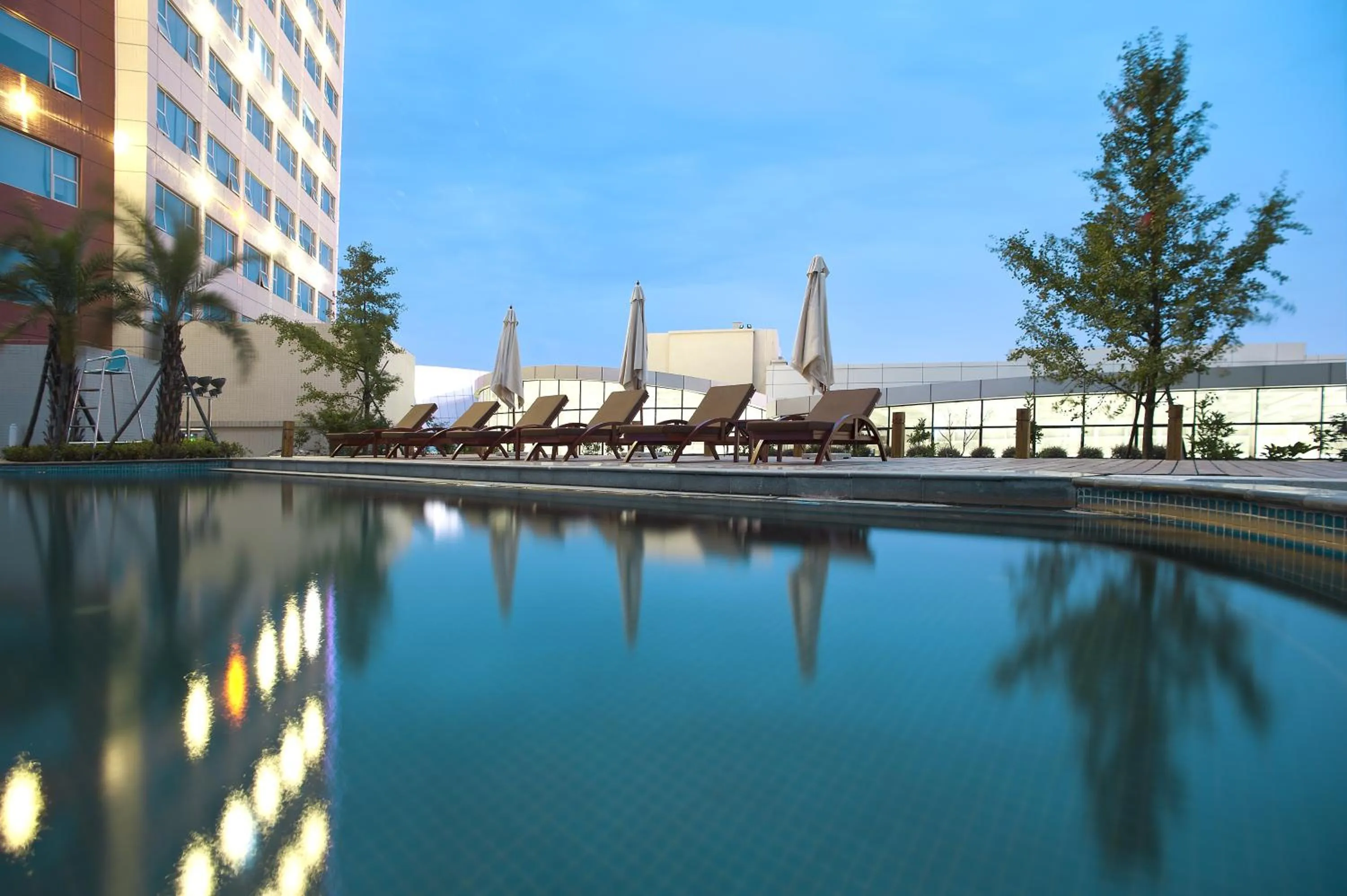 Swimming pool in Grand Skylight International Hotel Ganzhou Chang Zhen Avenue