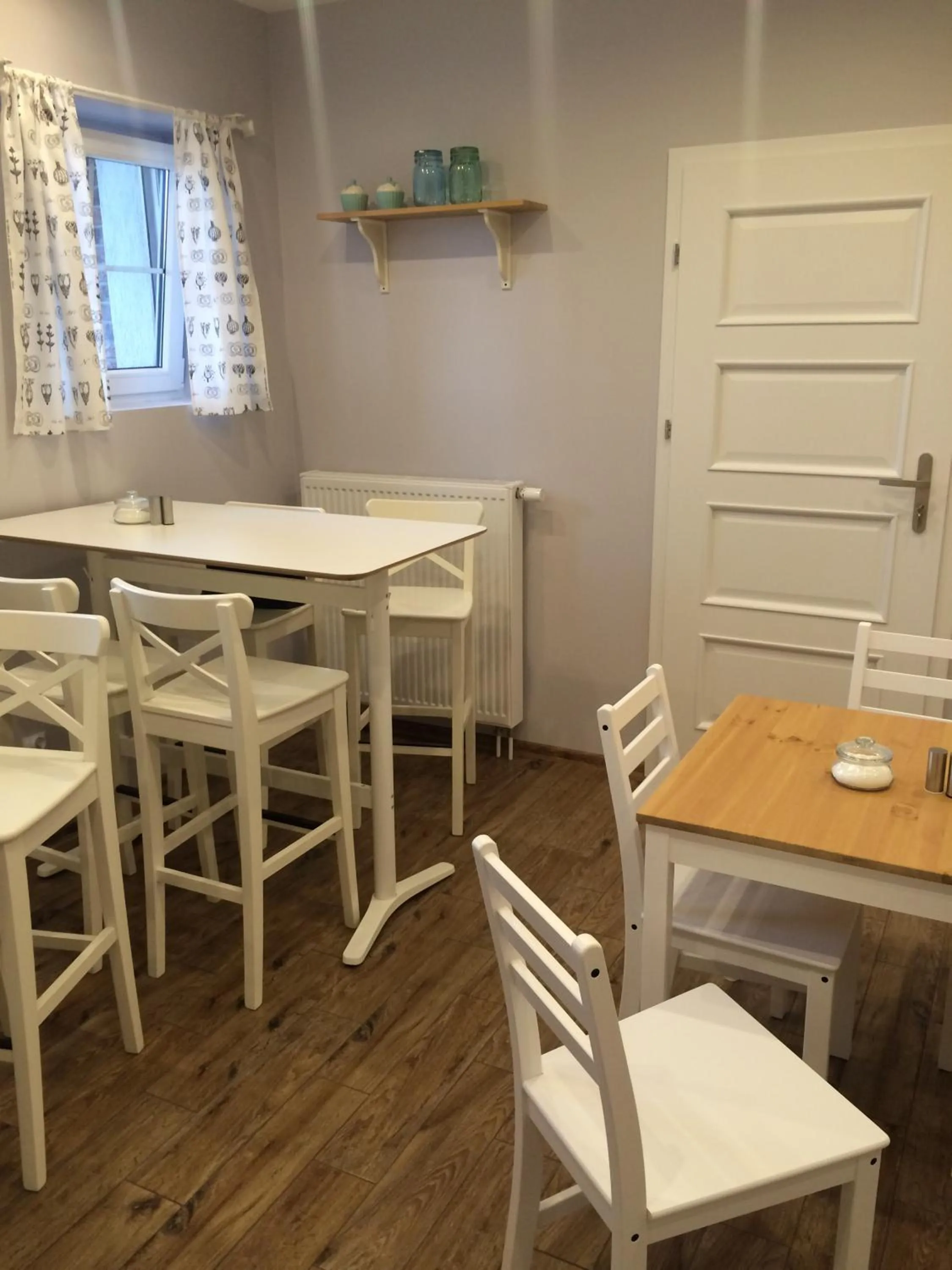 Kitchen or kitchenette in Route 7 Rooms