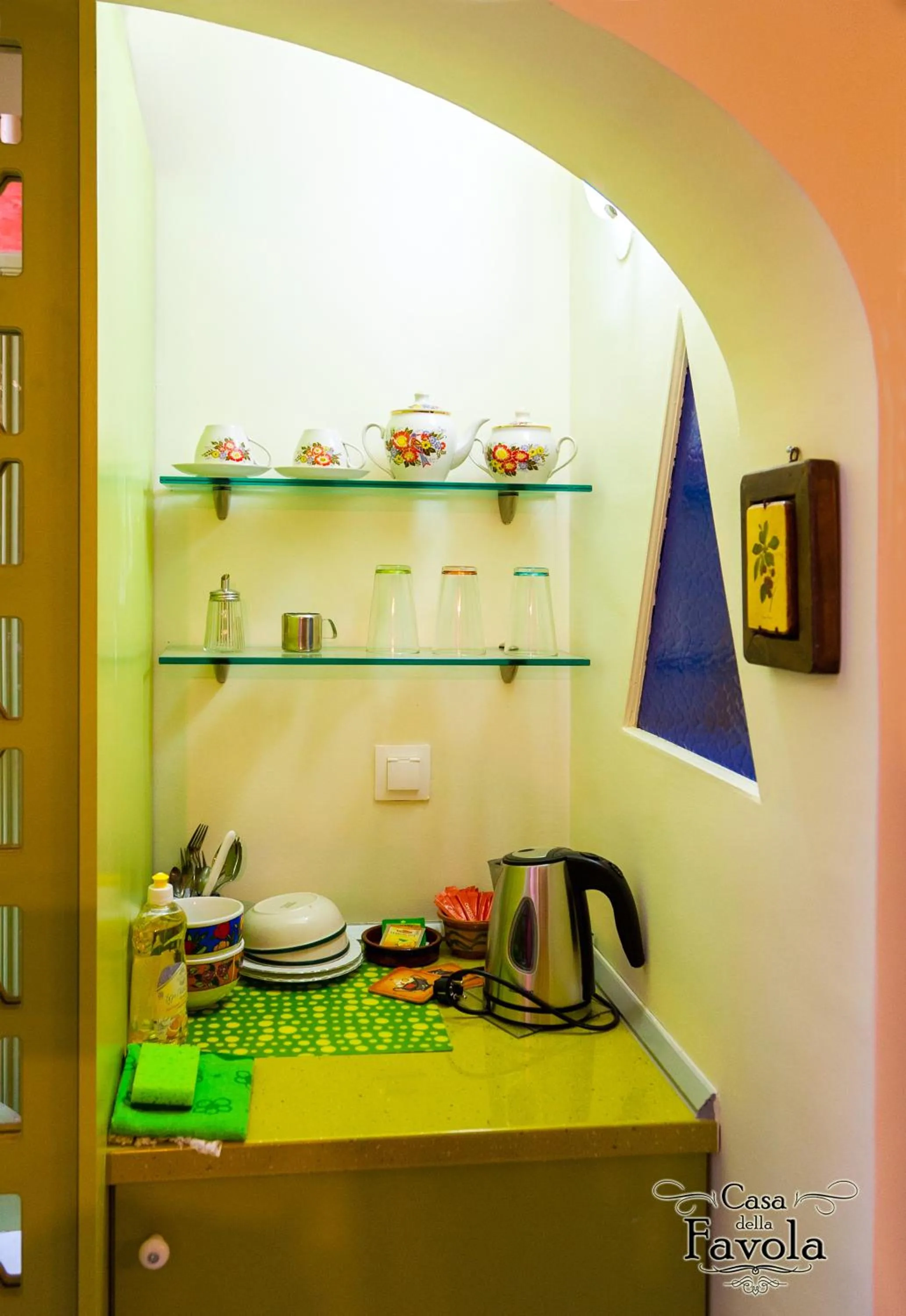 Coffee/tea facilities in Casa della Favola Boutique Hotel