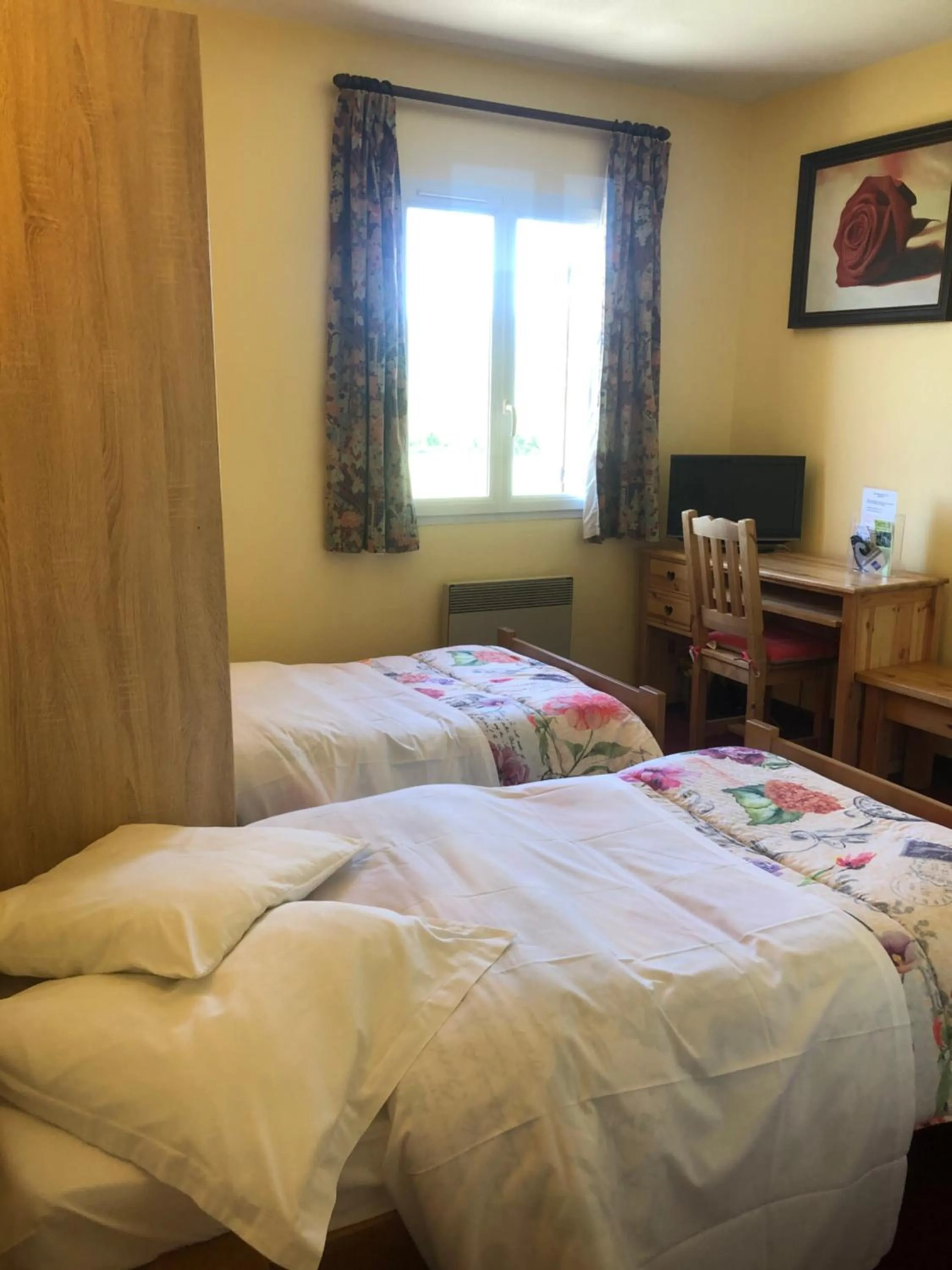 Bedroom, Bed in Hôtel Restaurant La Manse