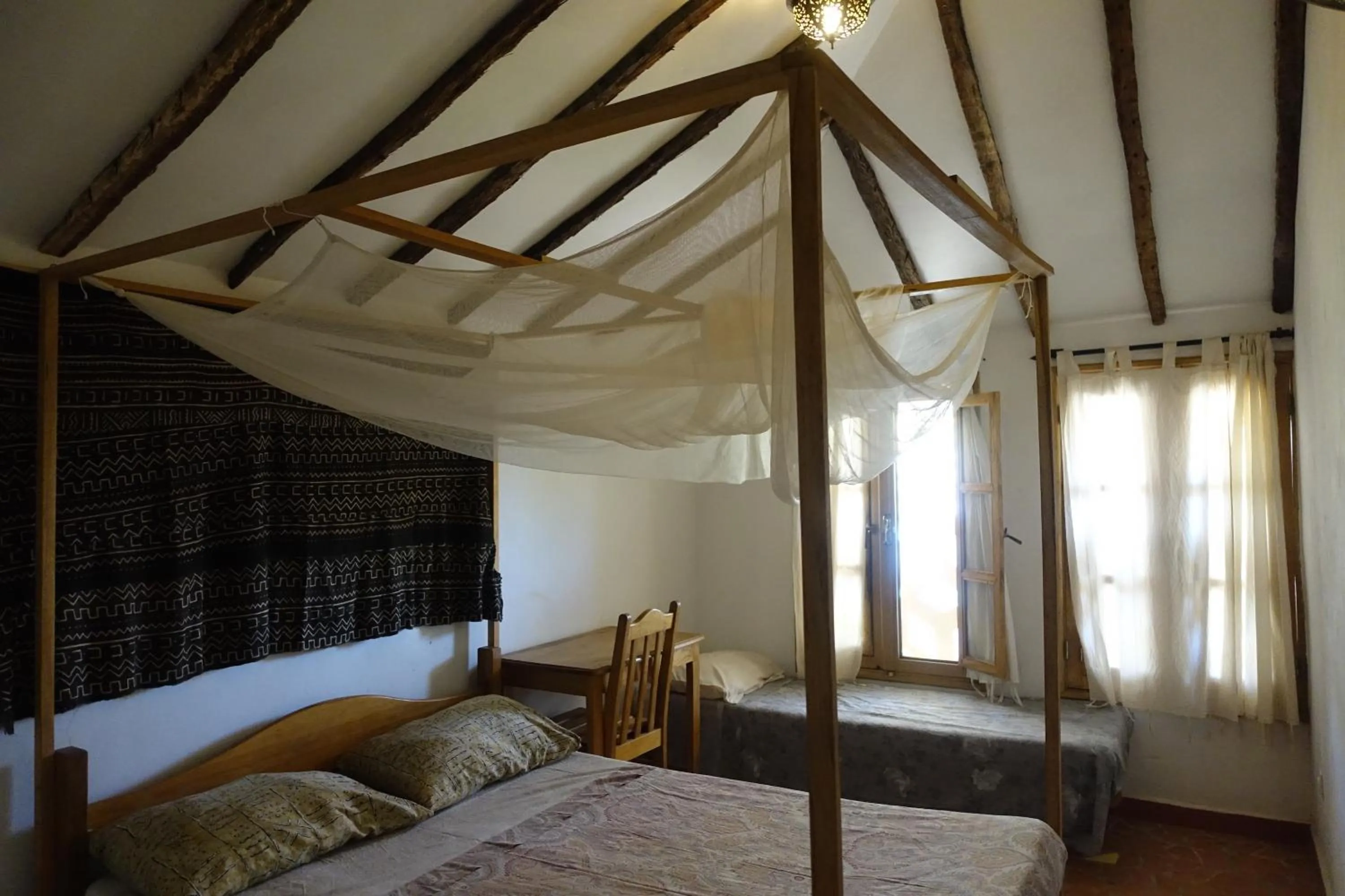 Photo of the whole room, Bed in Keur Marrakis