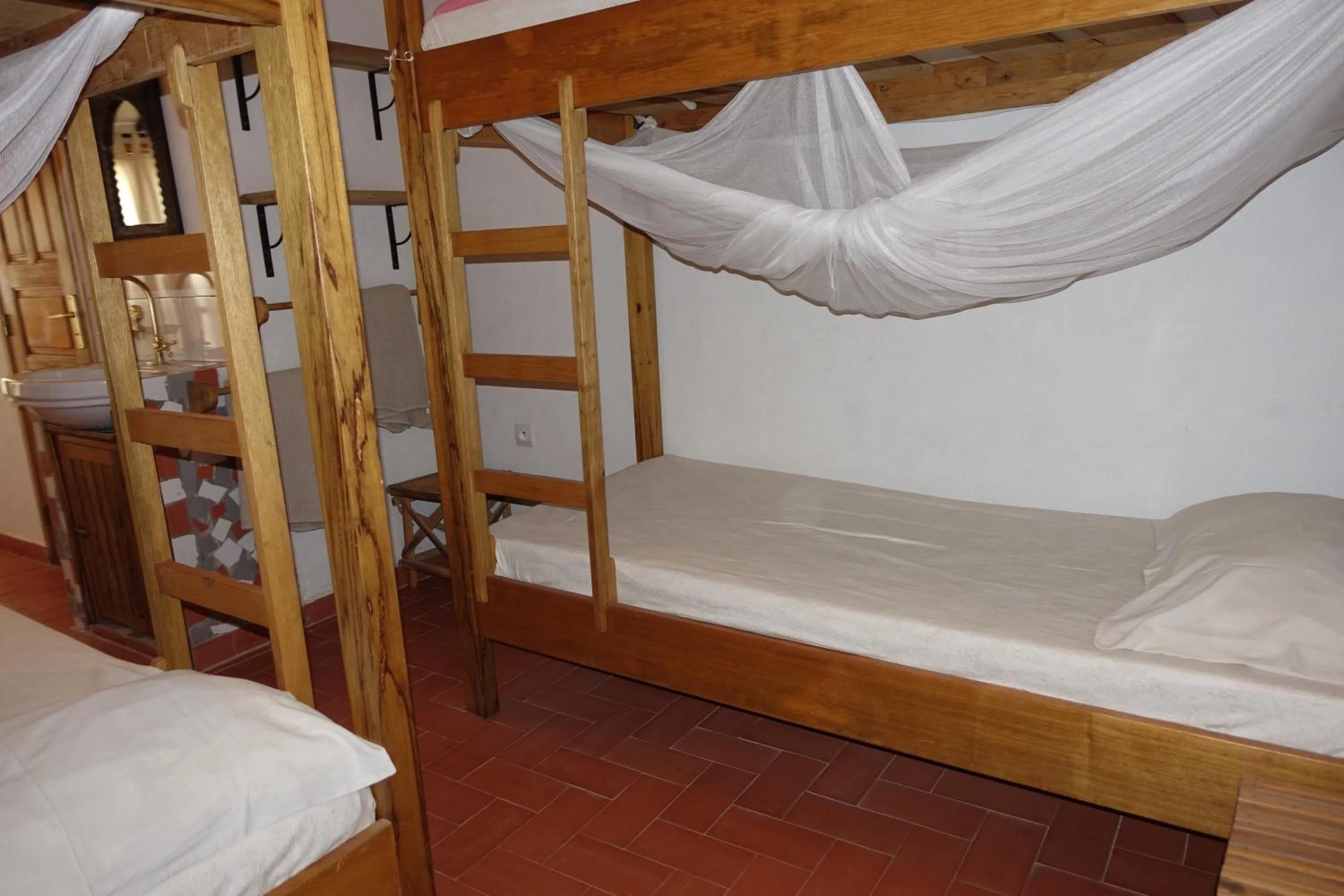 Photo of the whole room, Bed in Keur Marrakis
