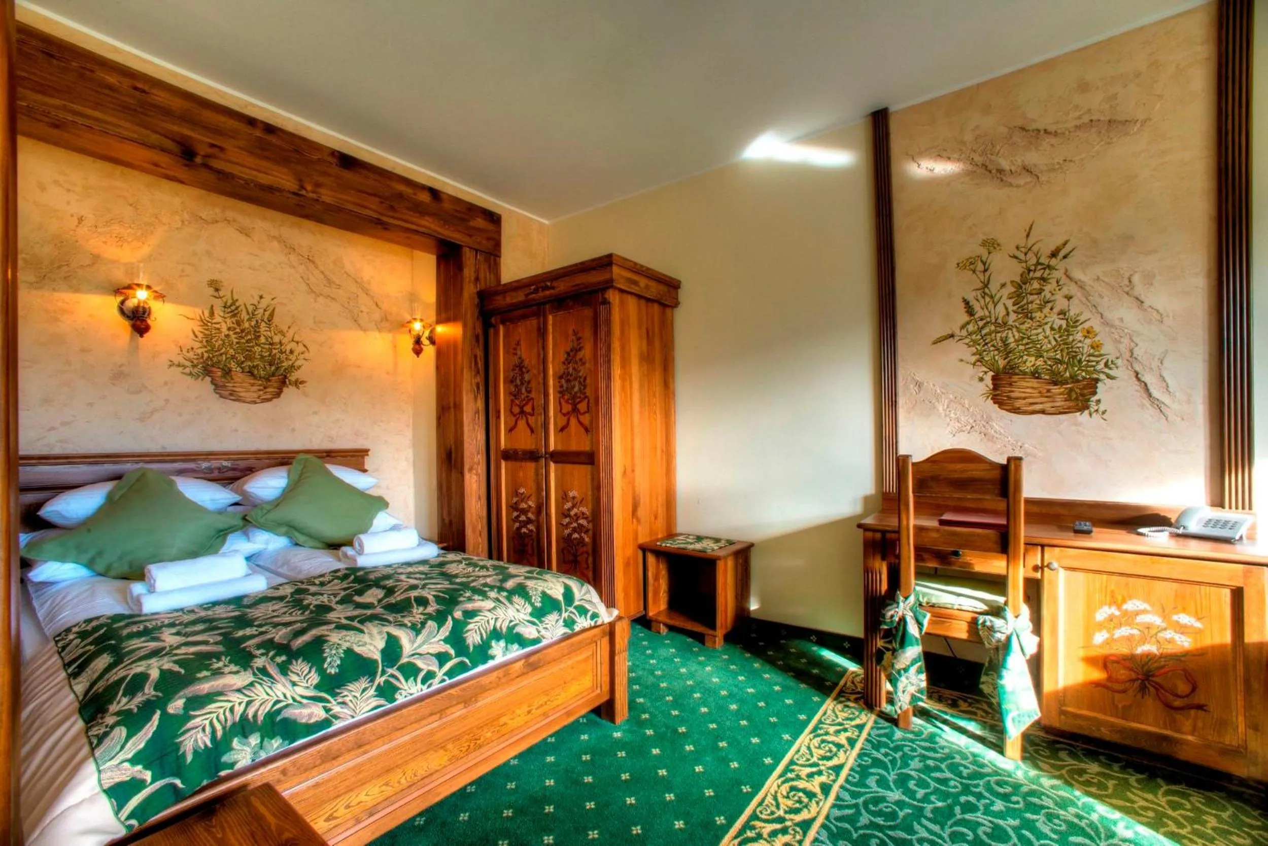 Superior Double Room in Hotel Carpatia Bieszczadzki Gościniec